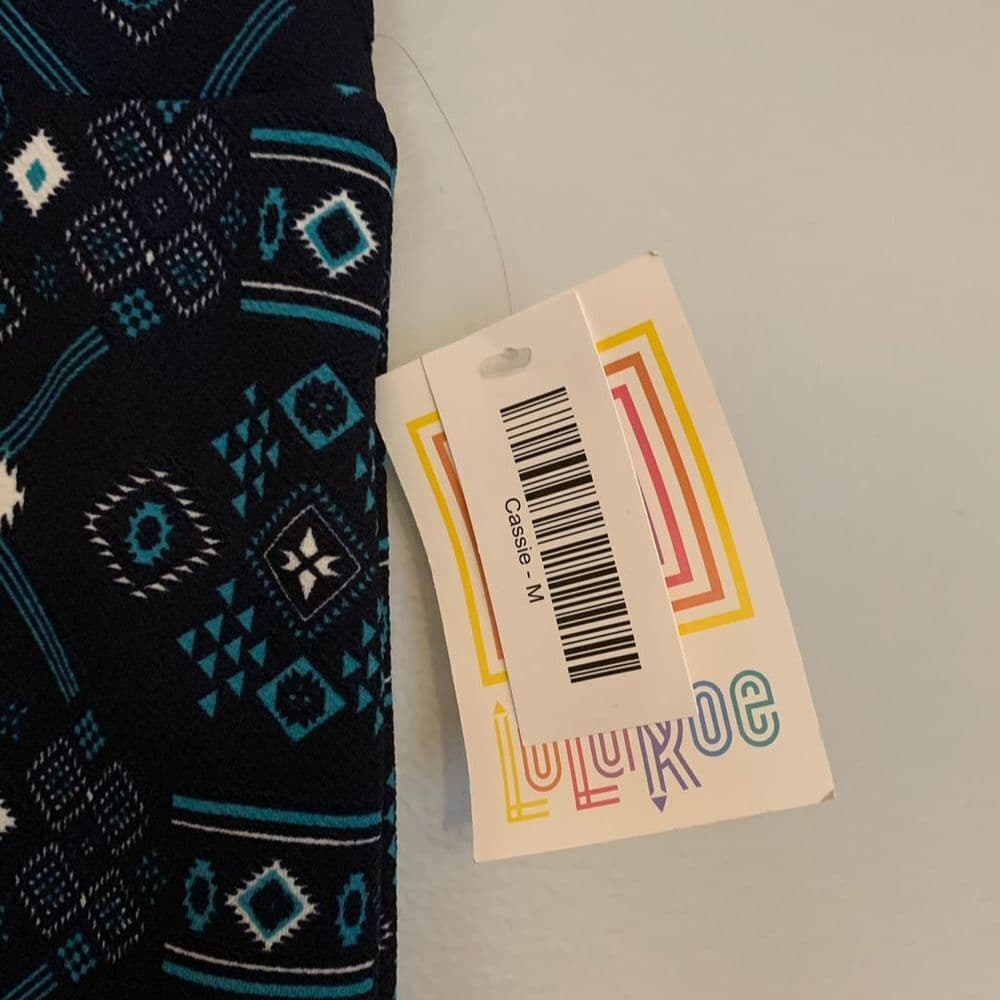 NWT LuLaRoe Cassie Pencil Skirt Geometric Tribal Print Stretch Medium (10-12) - Thumbnail 2