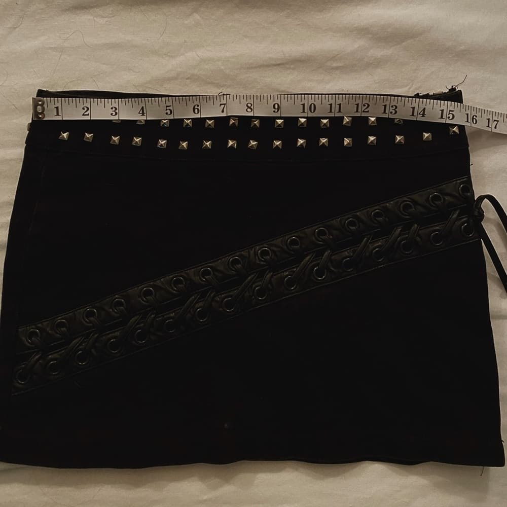 Tripp NYC Black Studded Lace-Up Mini Skirt Size 7 Y2K Goth Vintage Rare - Thumbnail 8