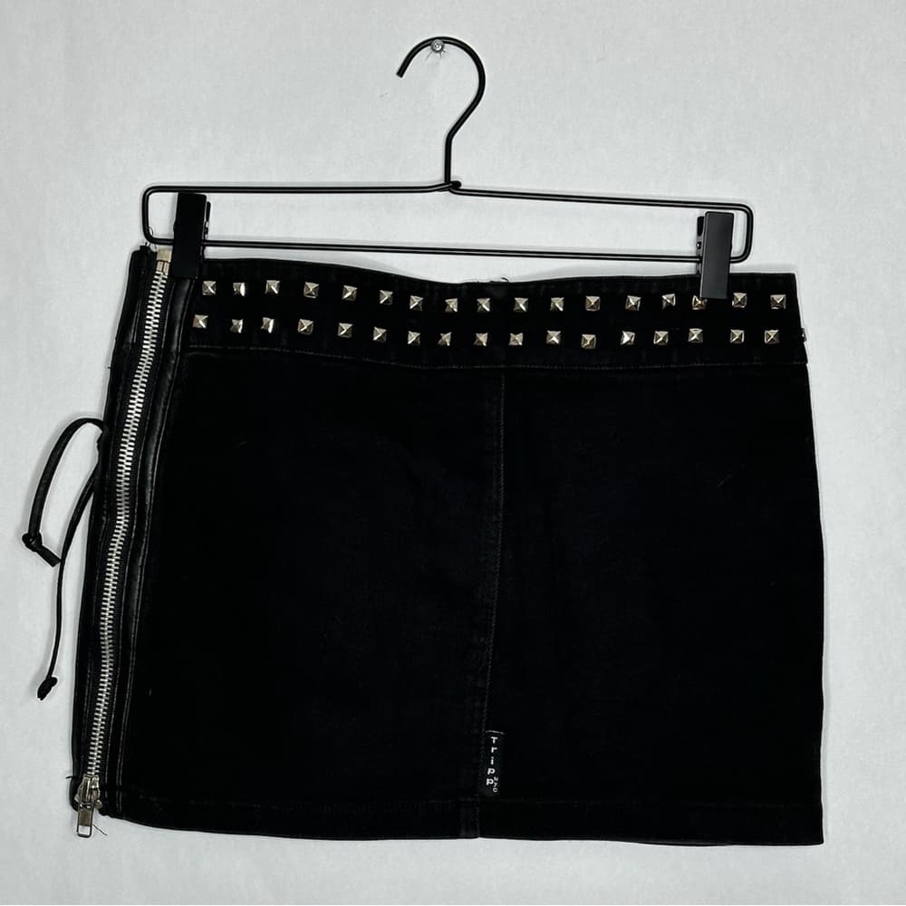 Tripp NYC Black Studded Lace-Up Mini Skirt Size 7 Y2K Goth Vintage Rare - Thumbnail 3