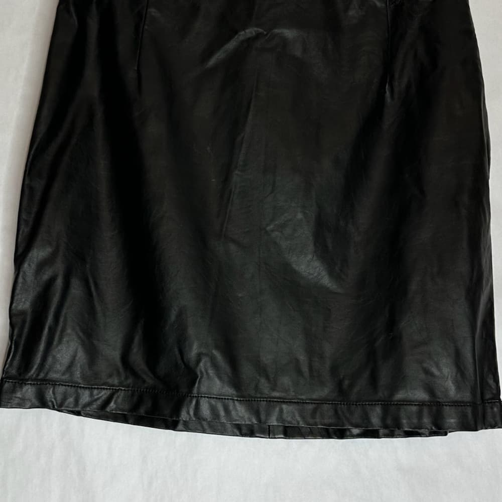 Forever 21 Black Faux Leather Mini Skirt Size Large - Thumbnail 6