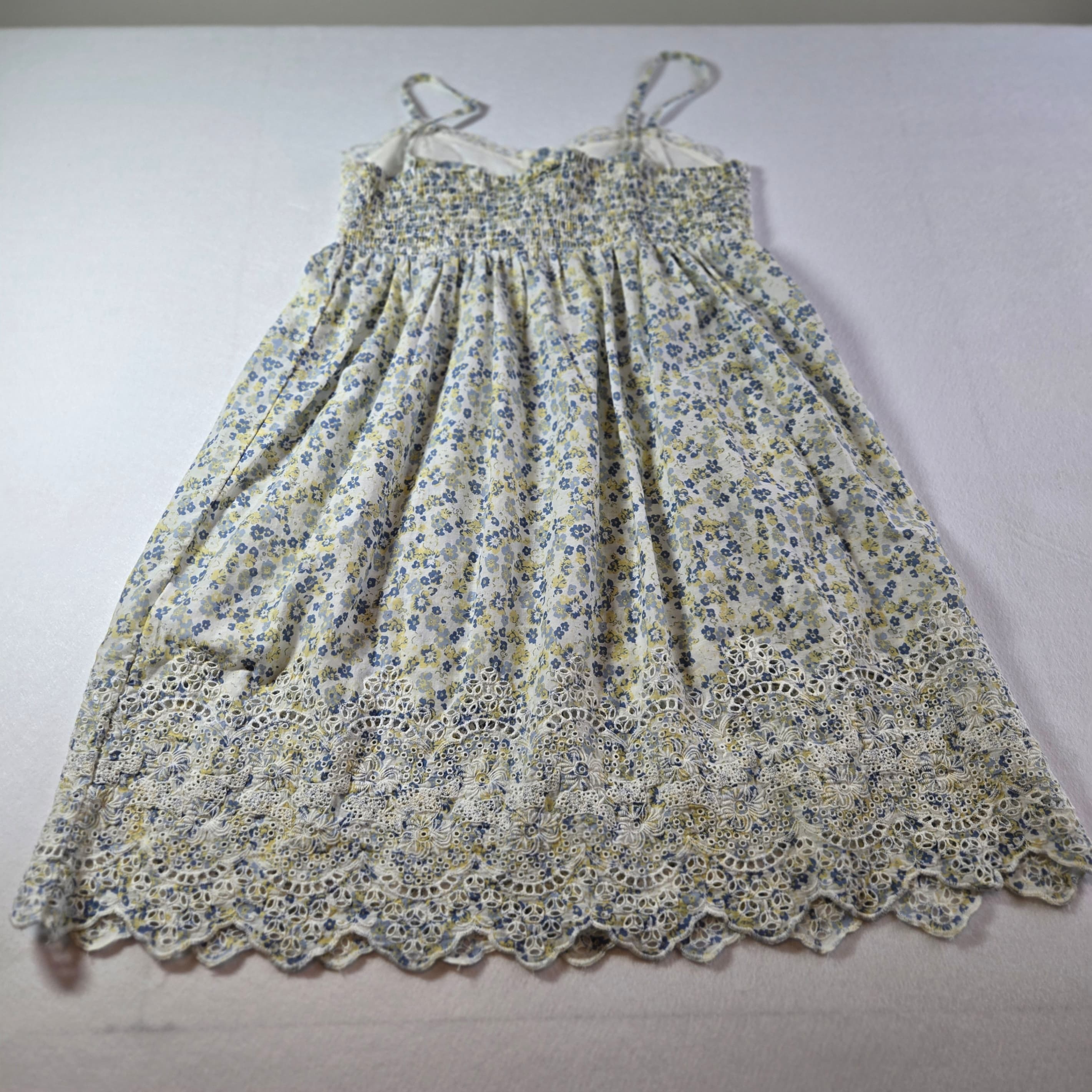 Floral Lace Sleeveless Dress with Button Detail - Thumbnail 6