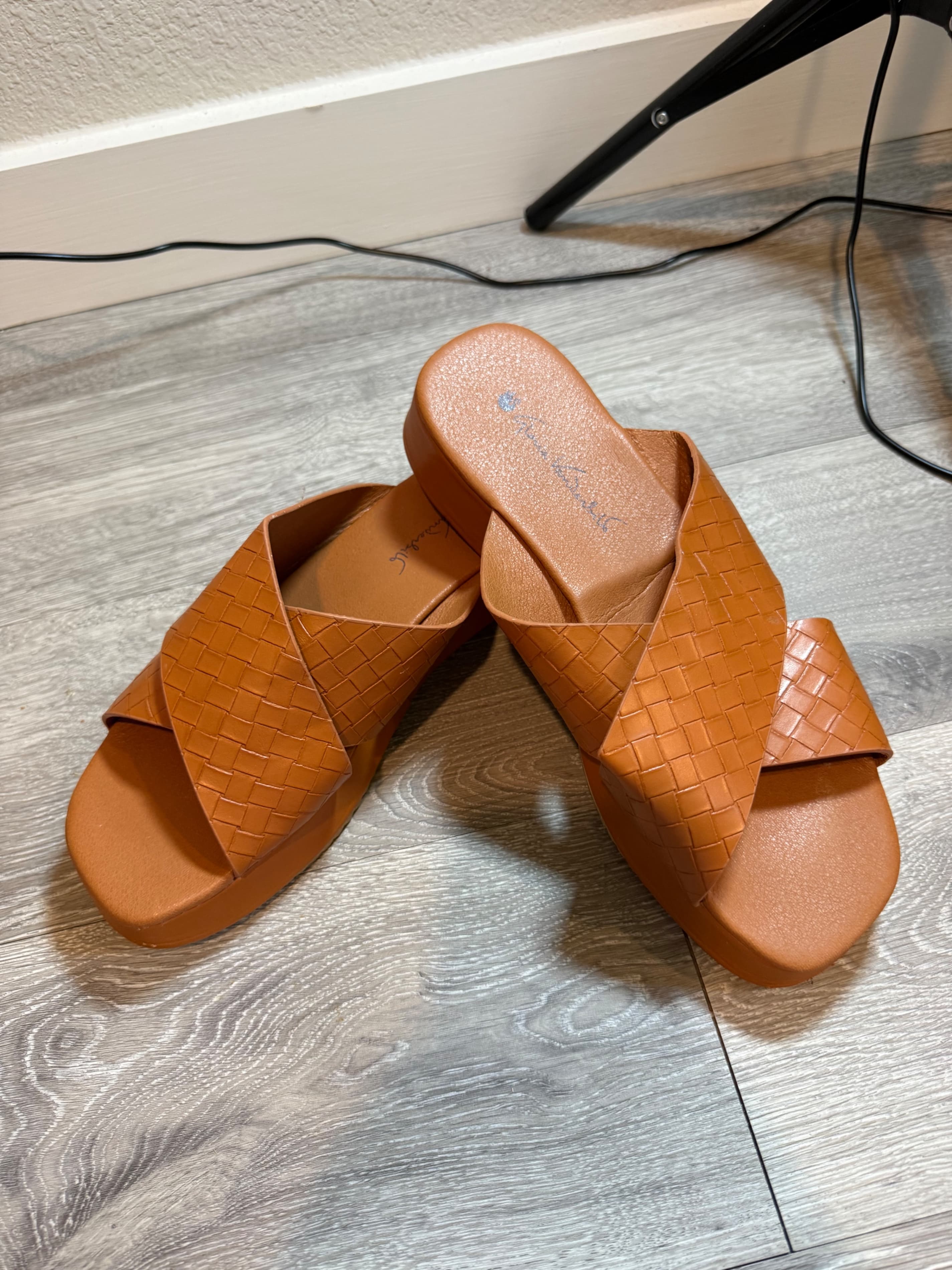 Gloria Vanderbilt Women's Woven Platform Sandals Size 9