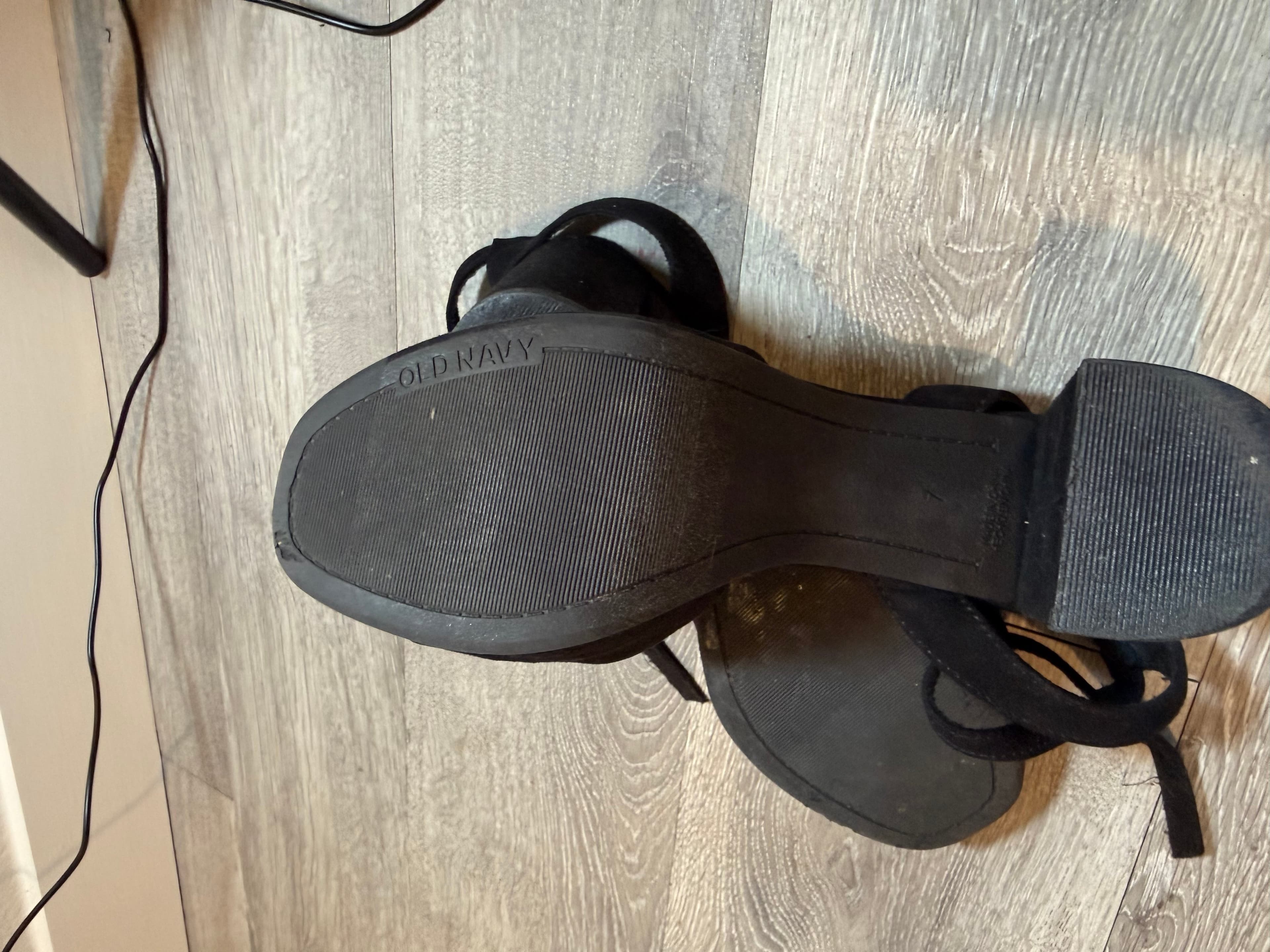 Old Navy Black Strappy Block Heel Sandals - Thumbnail 2