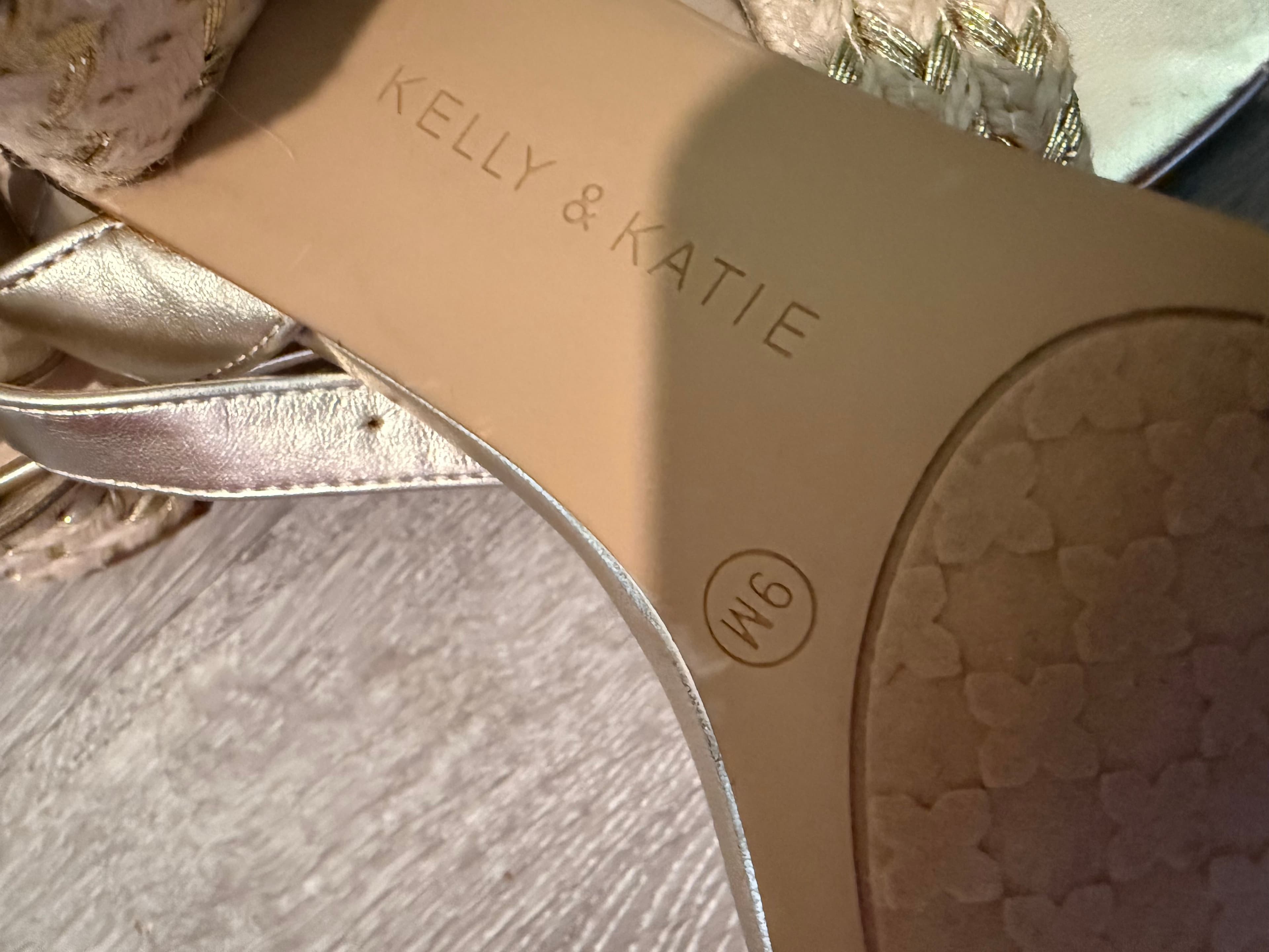 Kelly & Katie Gold Woven Strap Sandals Size 9M - Thumbnail 3