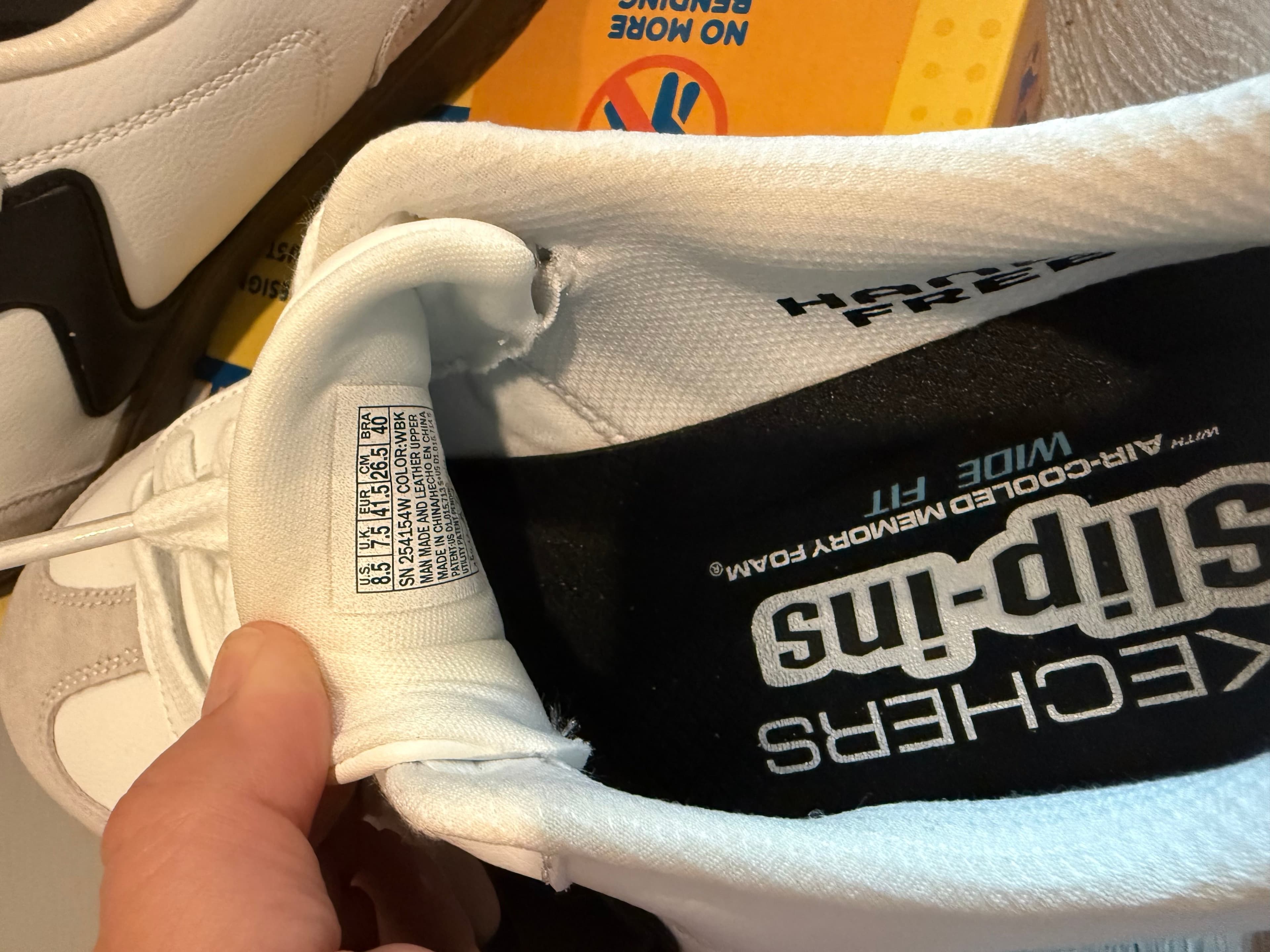 Skechers Men's Classic Fit Sneakers Size 8.5 - Thumbnail 4