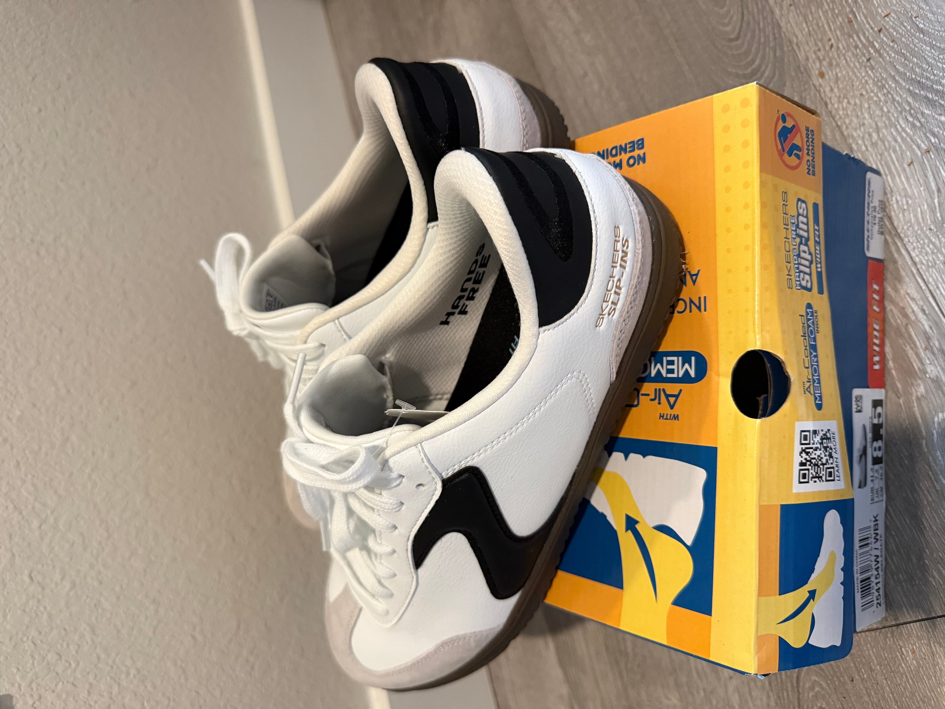 Skechers Men's Classic Fit Sneakers Size 8.5 - Thumbnail 2