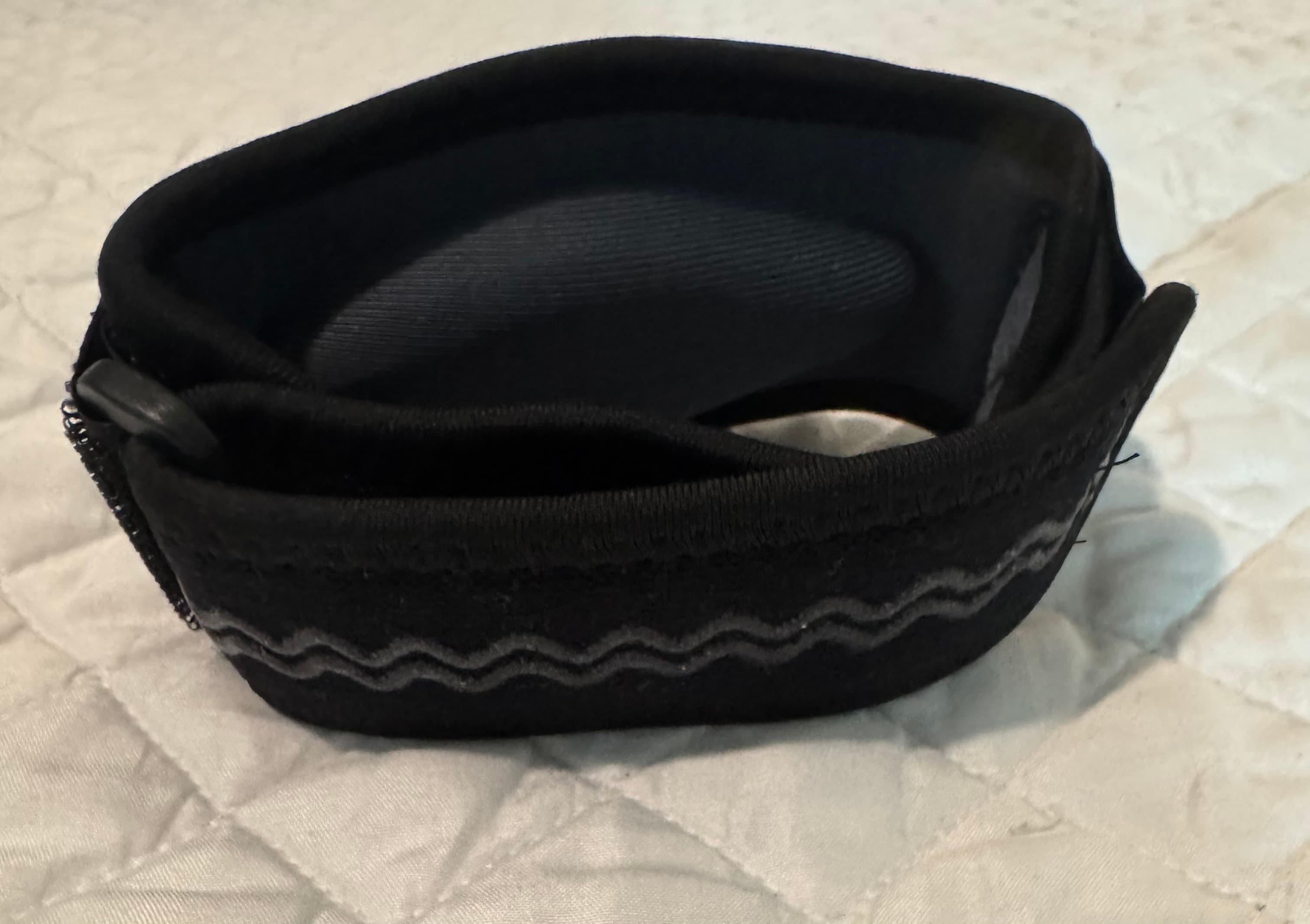 Black Adjustable Elbow Brace Support - Thumbnail 2
