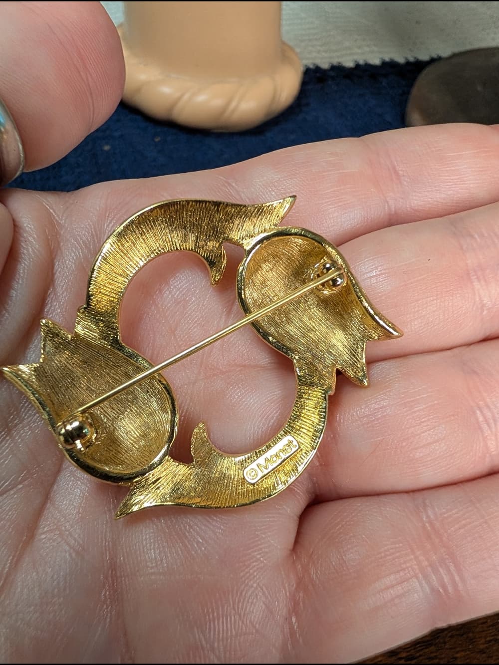 Vintage Monet Stamped Gold Tulip Circle Floral Pin Brooch - Thumbnail 3