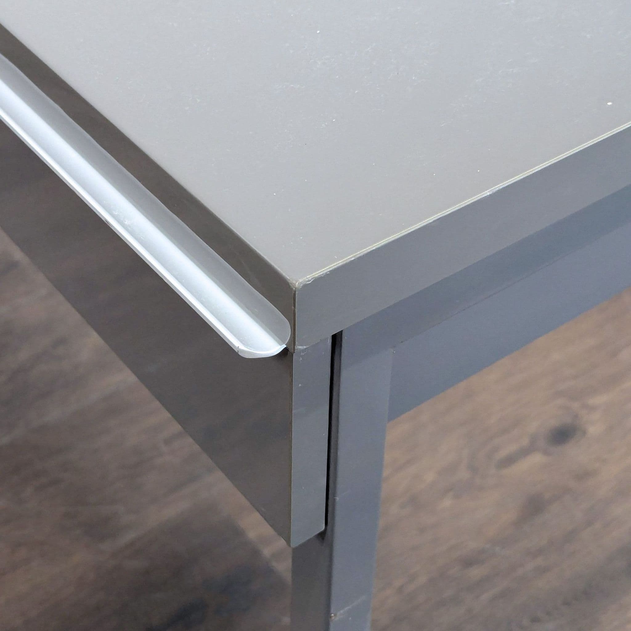 Ikea Bestå Modern Gray Desk with Metal Frame and Dual Drawers - Thumbnail 5