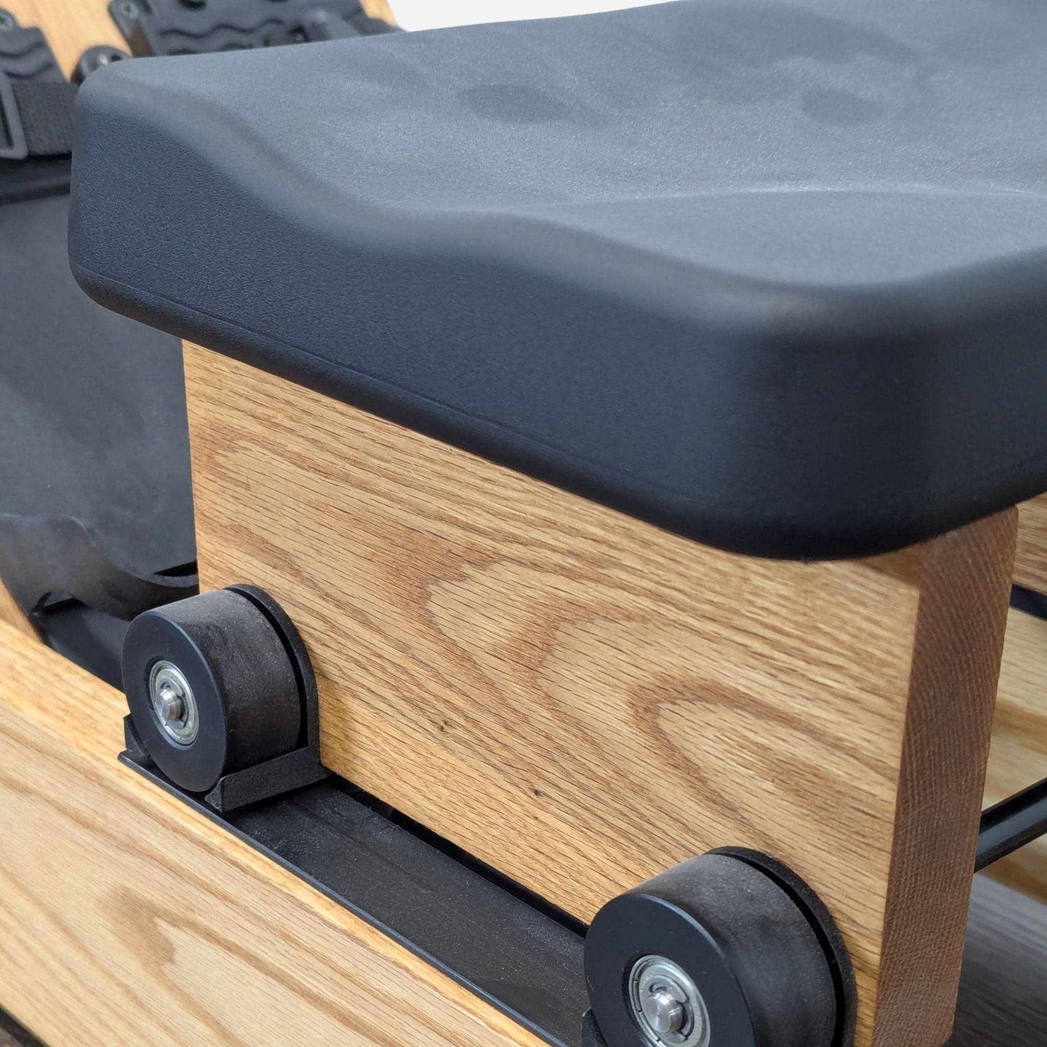 Original WaterRower Rowing machine. Original Price: 1599$ - Thumbnail 6