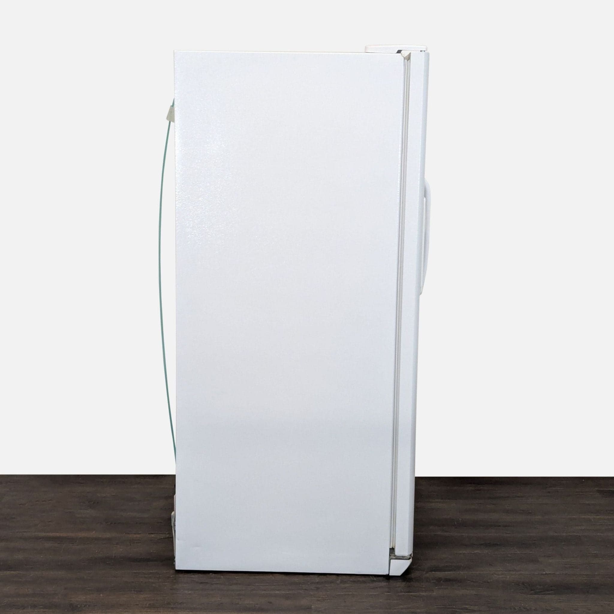 Frigidaire FRS6LE4FW0 Side-by-Side Refrigerator with Ice and Water Dispenser - White - Thumbnail 3