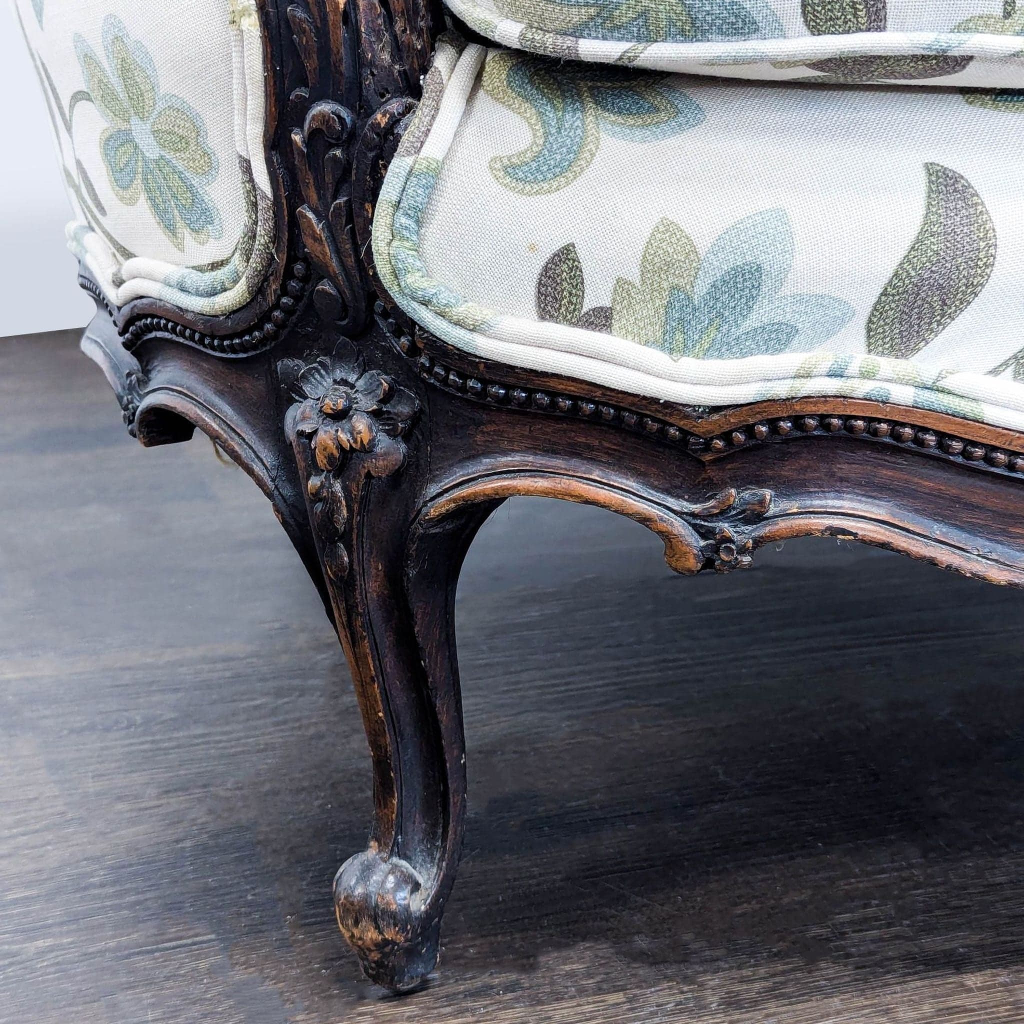 Charming Vintage 3-Seat Sofa with Floral Upholstery and Carved Wood Frame - Thumbnail 6