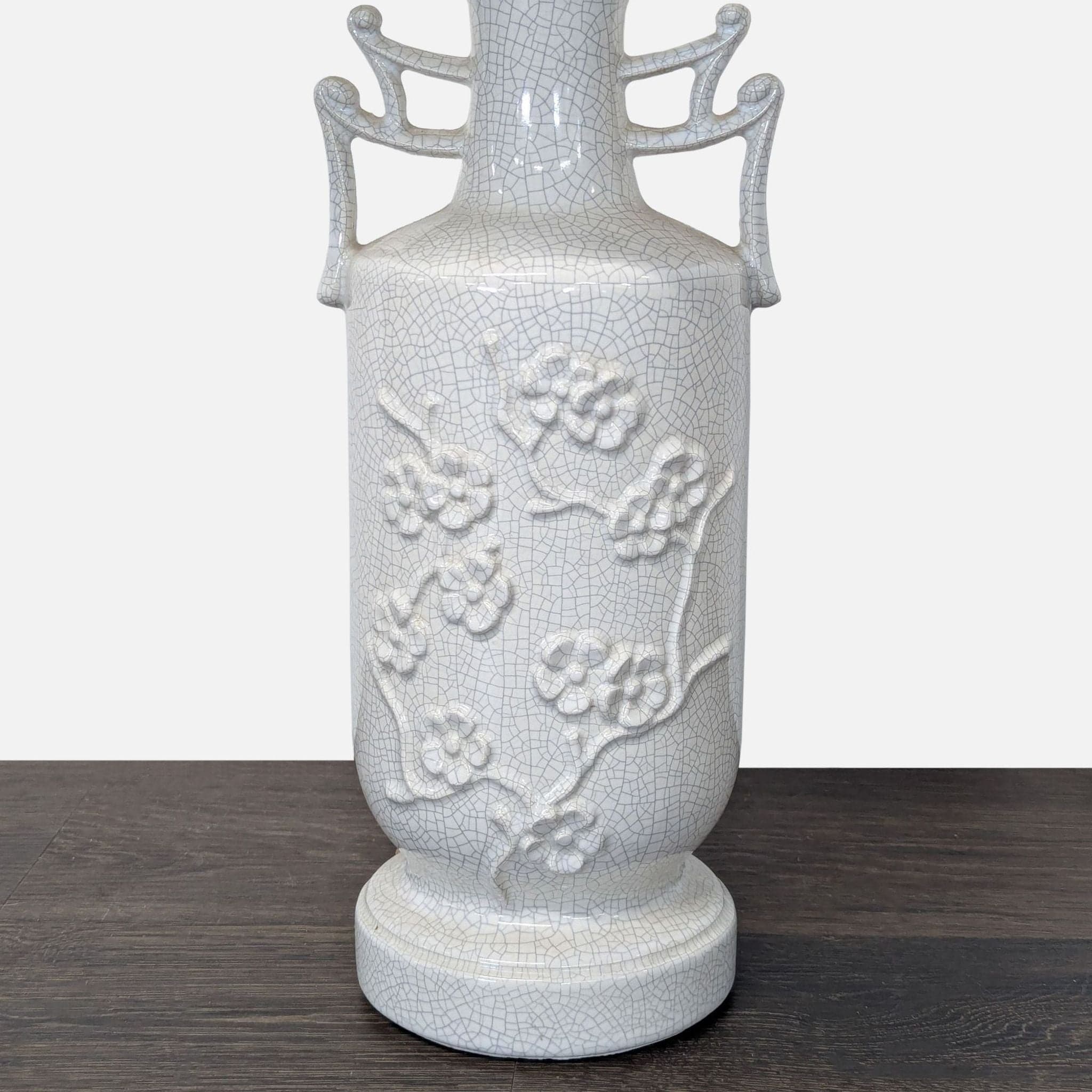 Classic White Ceramic Table Lamp with Textured Shade - Thumbnail 2
