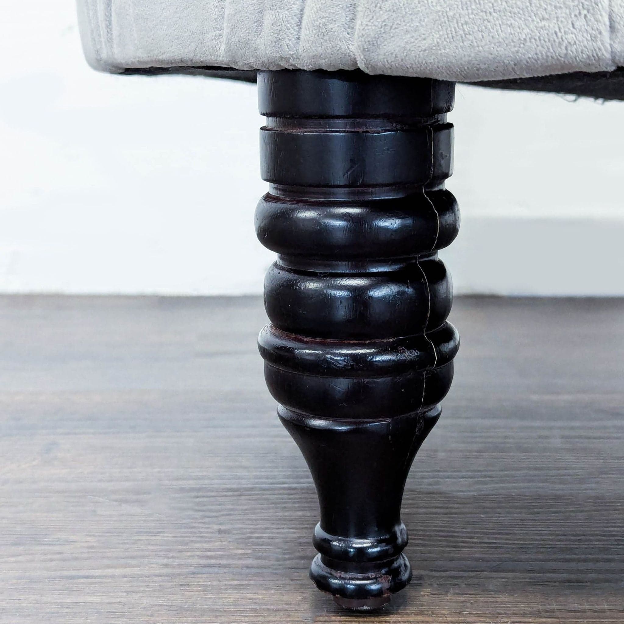 Skyline Imports Button Tufted Ottoman on Turned Legs - Thumbnail 5