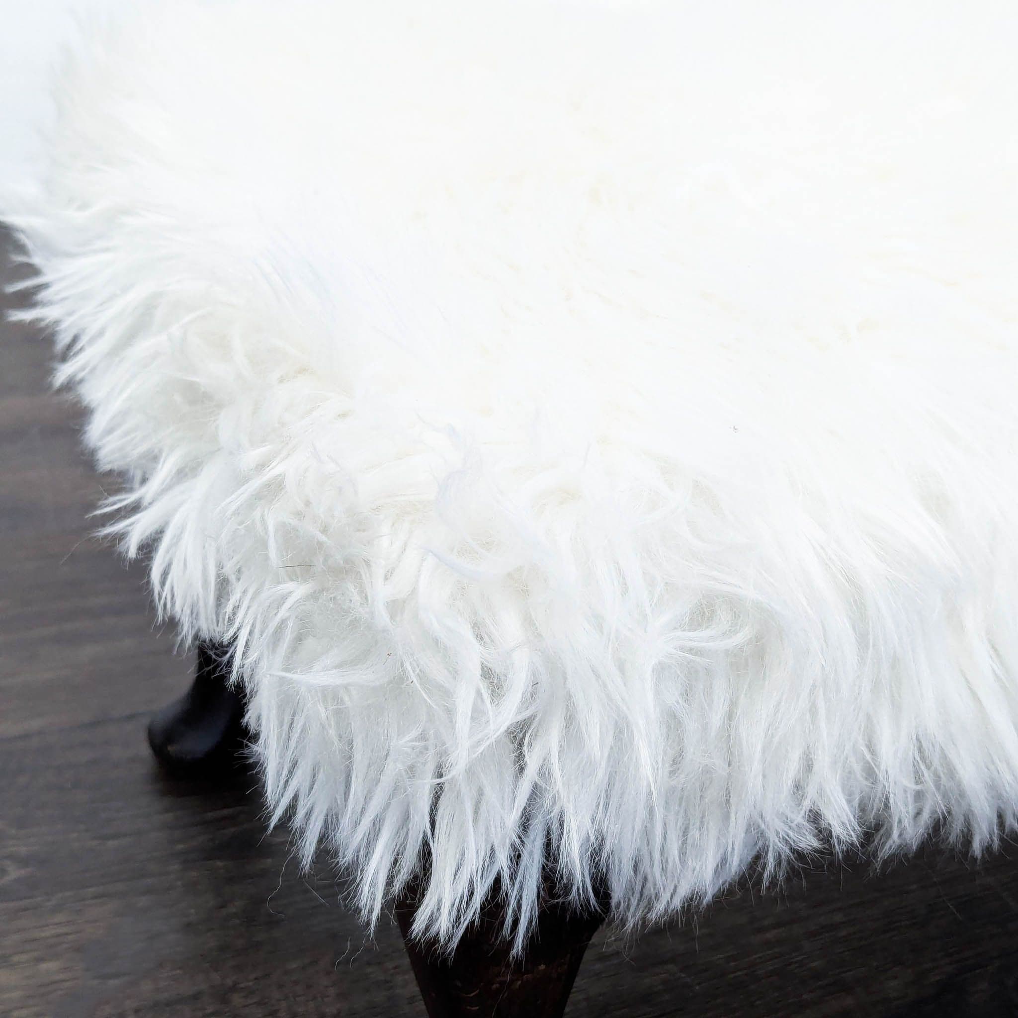 Faux Fur Bench on Wood Legs - Thumbnail 4