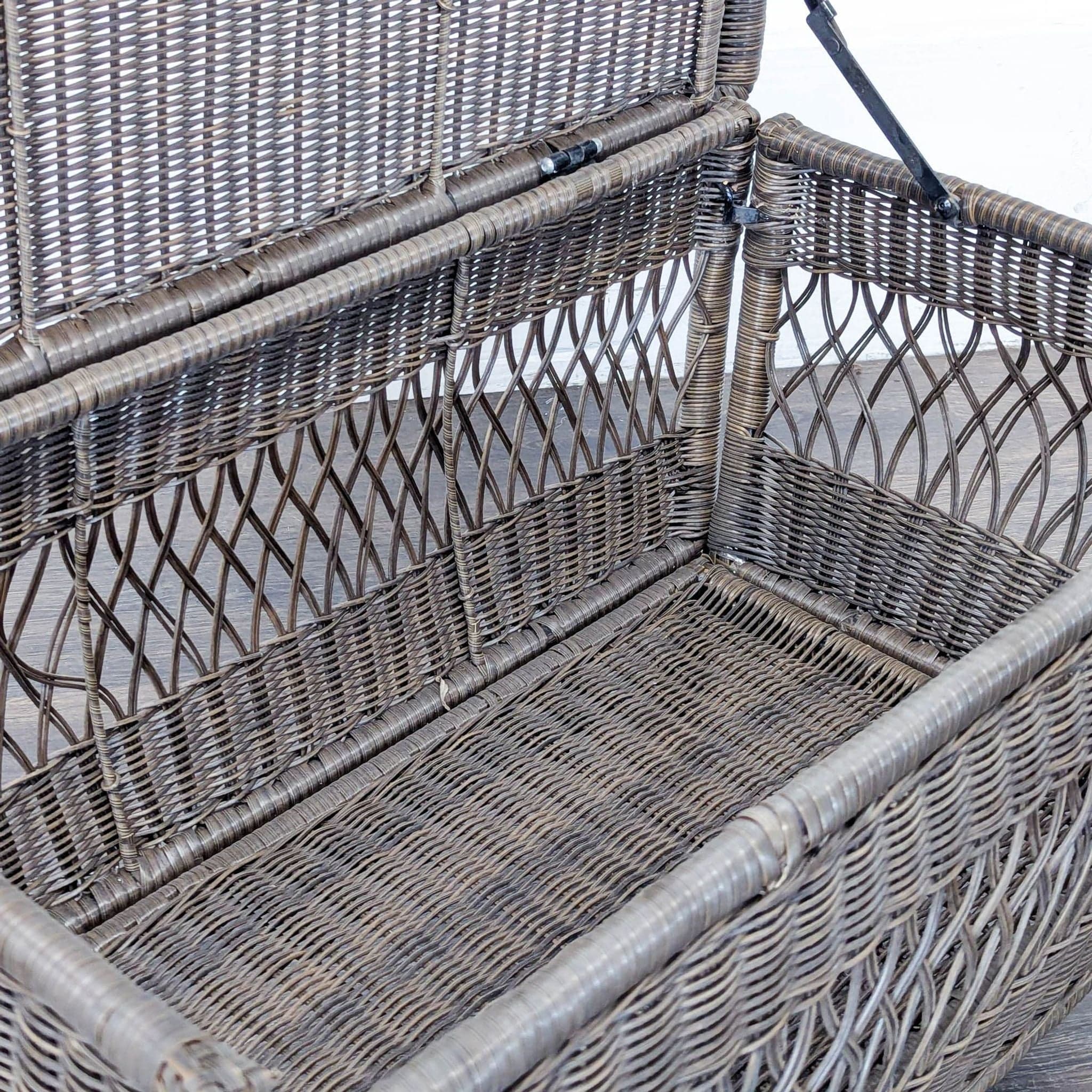 Dark Brown All Weather Wicker Coffee Table with Curved Legs - Thumbnail 10