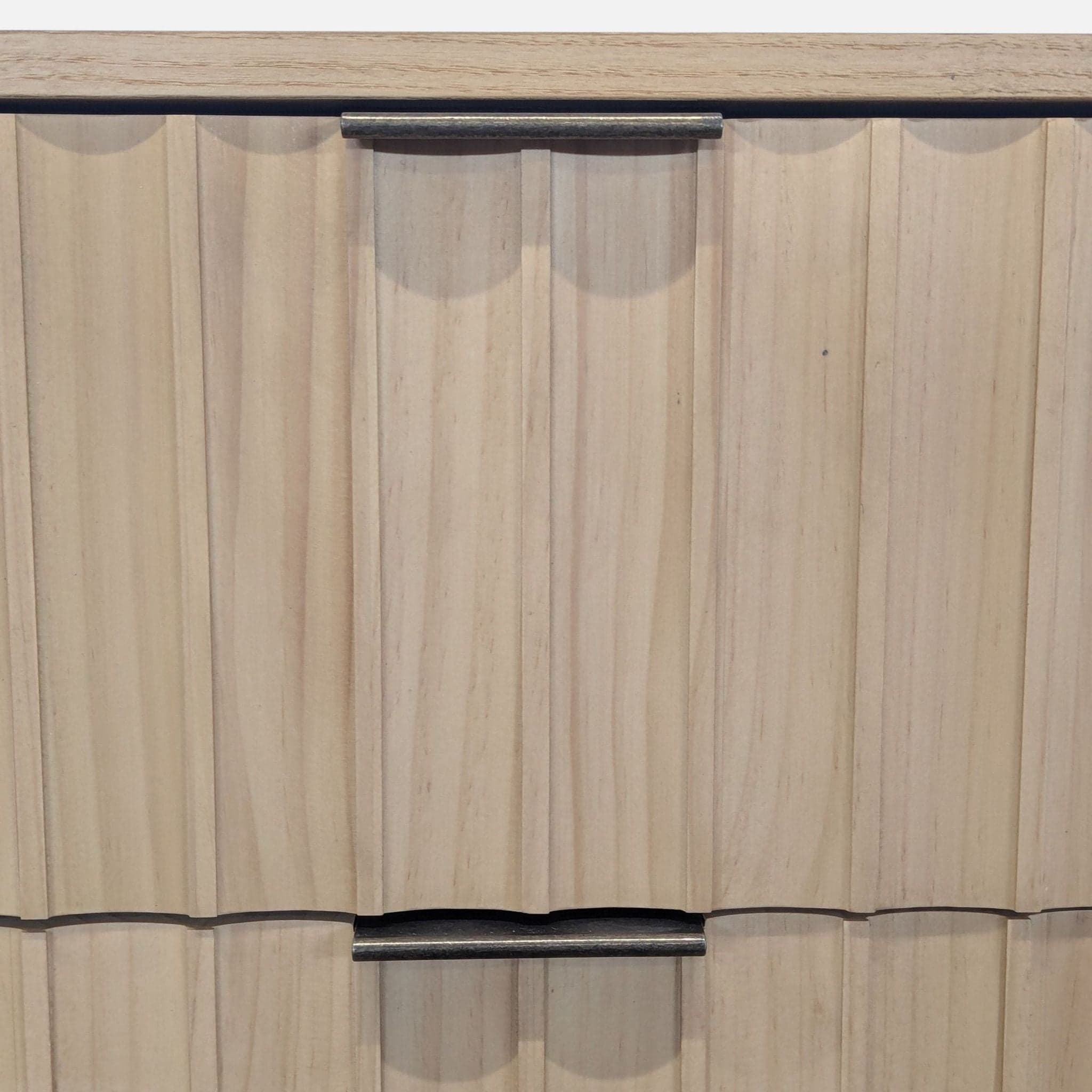 Threshold with Studio McGee Side Thousand Oaks Wood Scalloped Side Table - Thumbnail 10