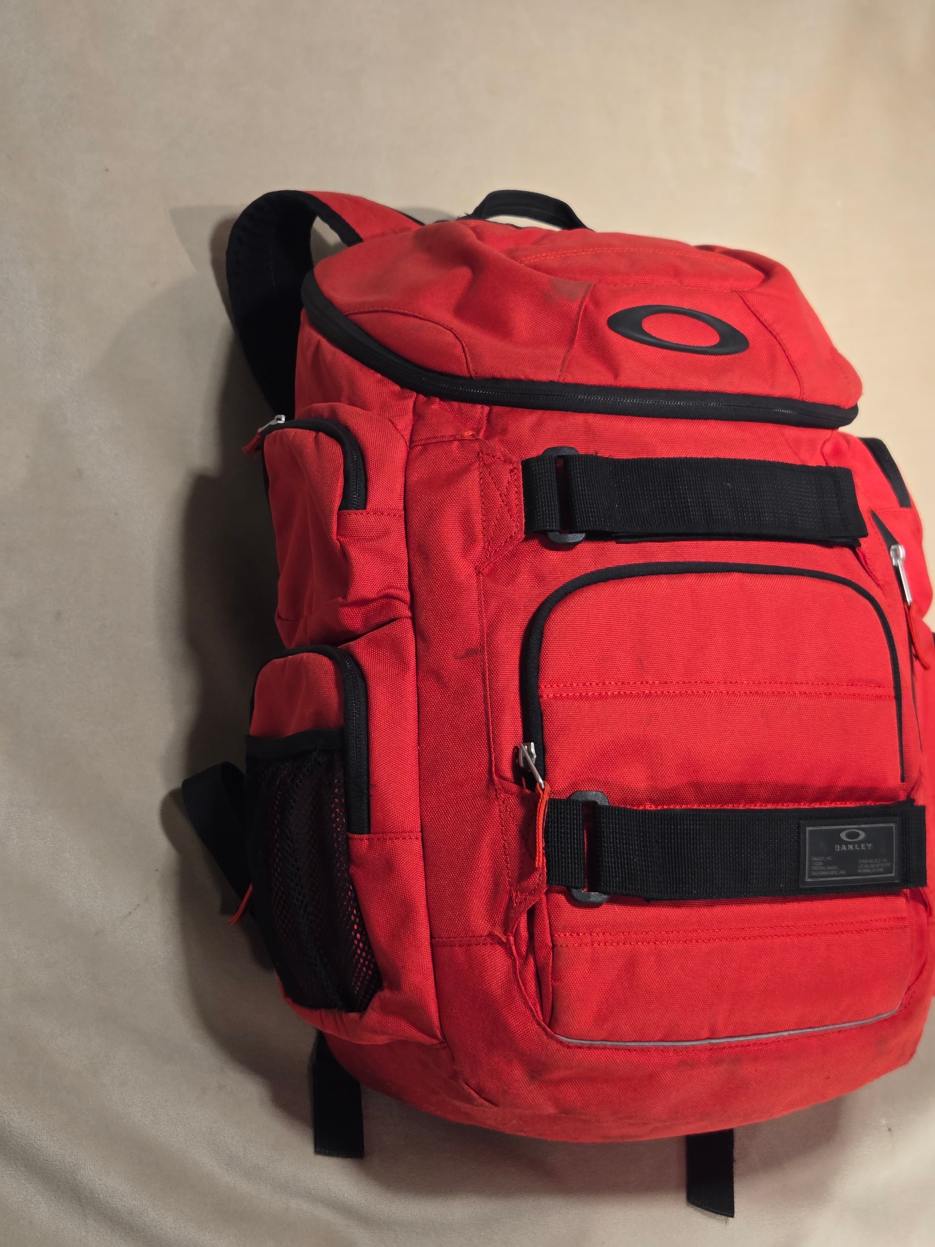 Oakley Enduro 2.0 30L Backpack True Red Tactical Skate Travel Tech Pack 921012 - Thumbnail 3