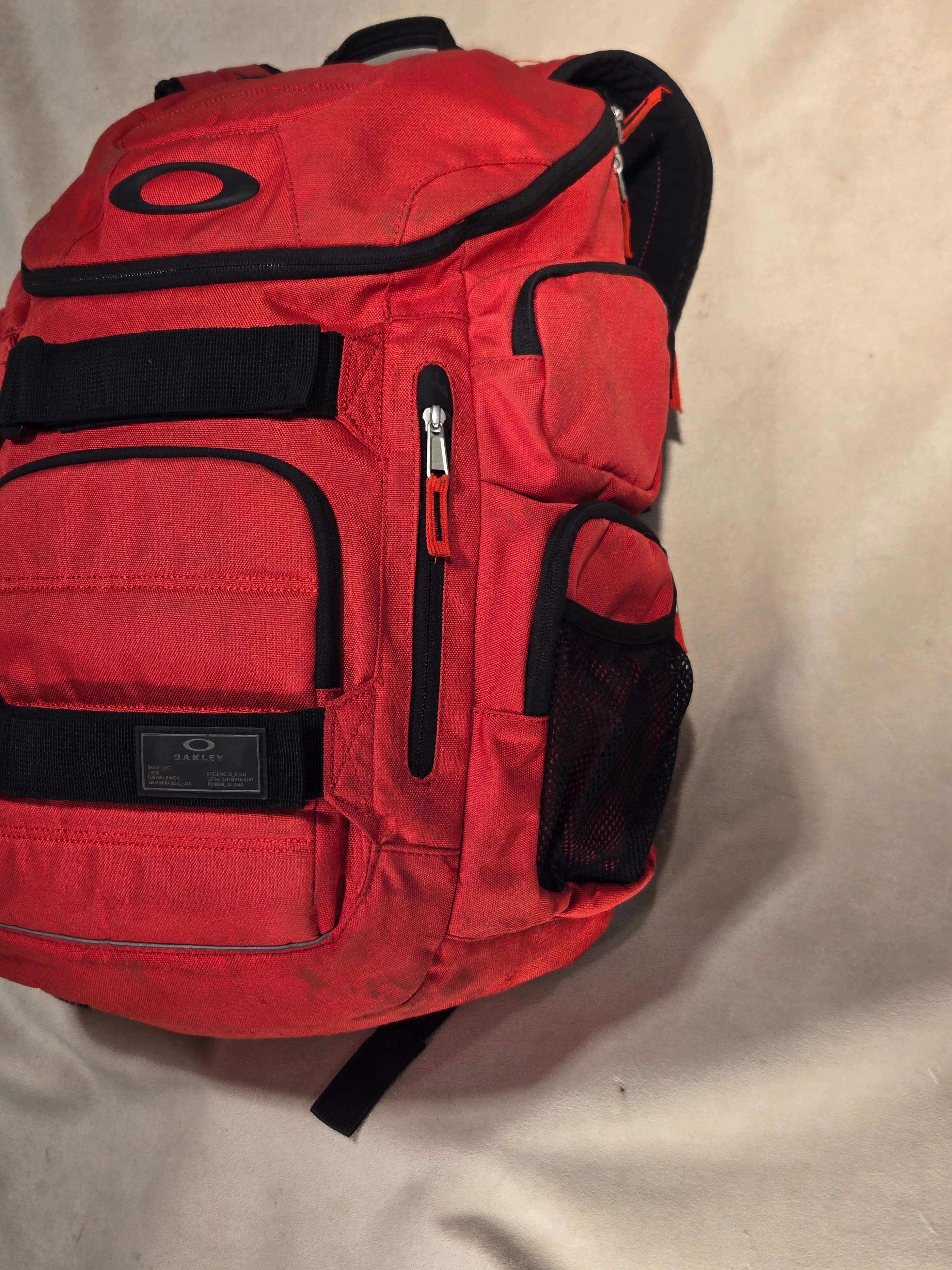 Oakley Enduro 2.0 30L Backpack True Red Tactical Skate Travel Tech Pack 921012 - Thumbnail 4