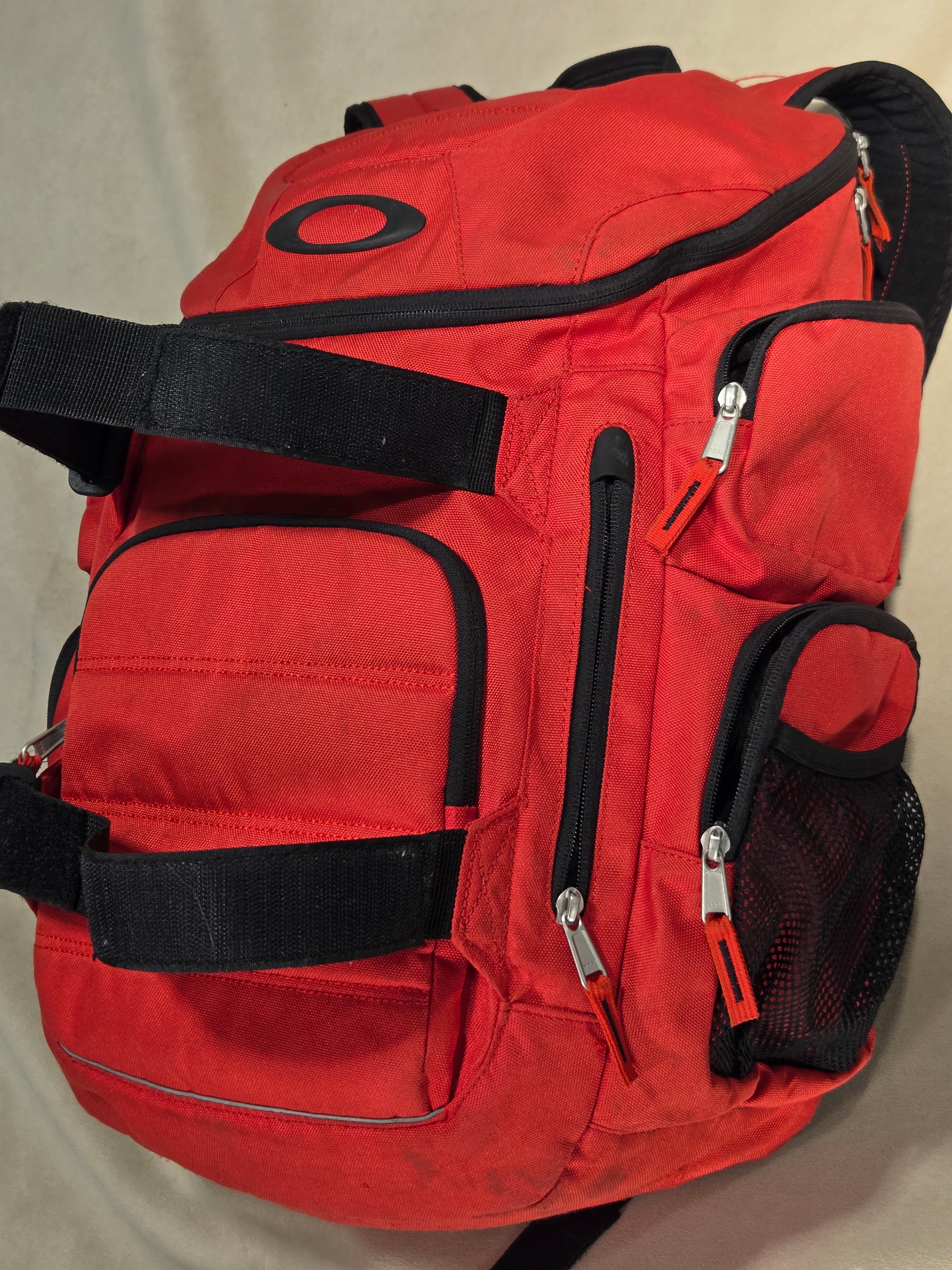 Oakley Enduro 2.0 30L Backpack True Red Tactical Skate Travel Tech Pack 921012 - Thumbnail 5