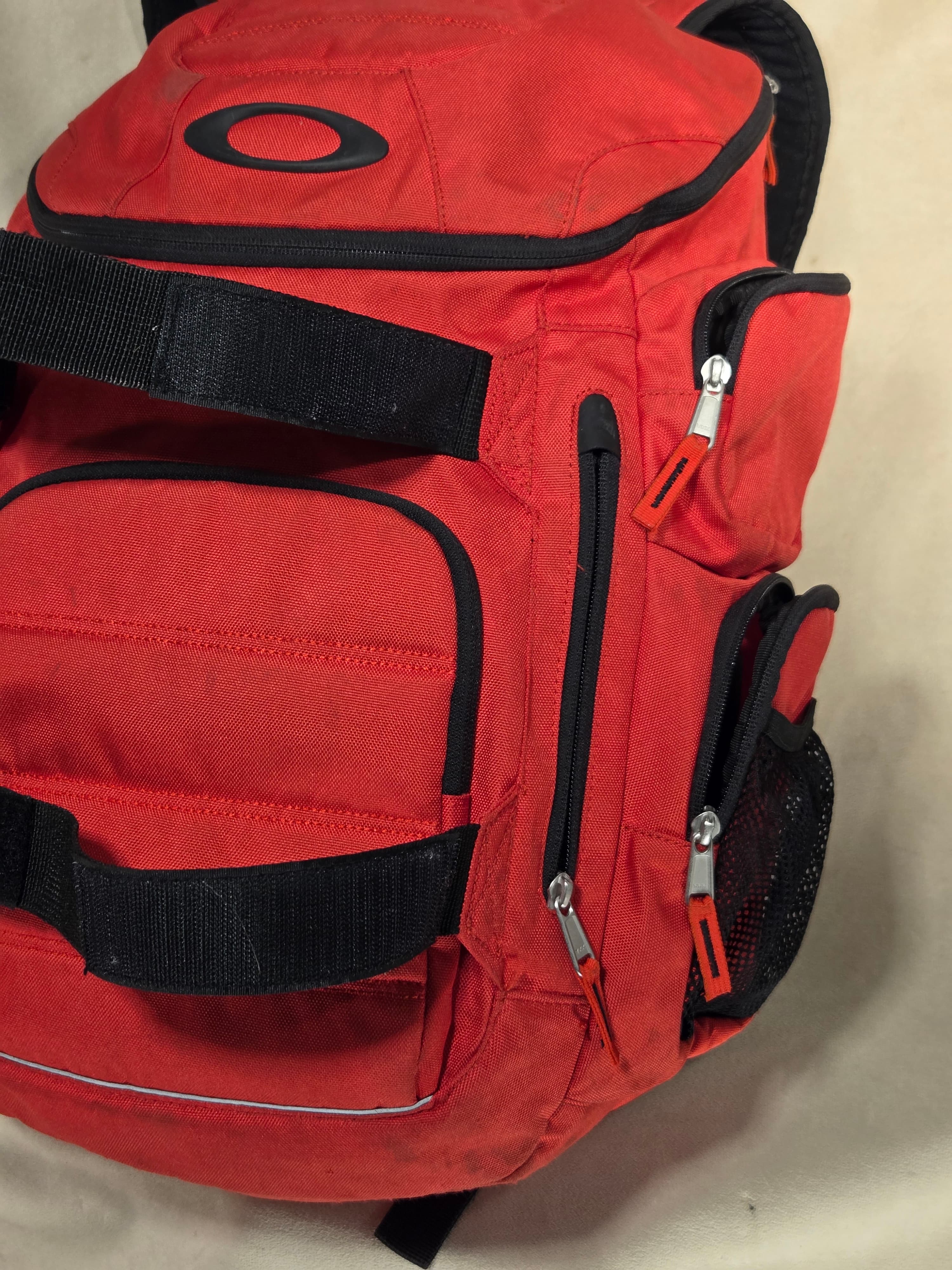 Oakley Enduro 2.0 30L Backpack True Red Tactical Skate Travel Tech Pack 921012 - Thumbnail 7