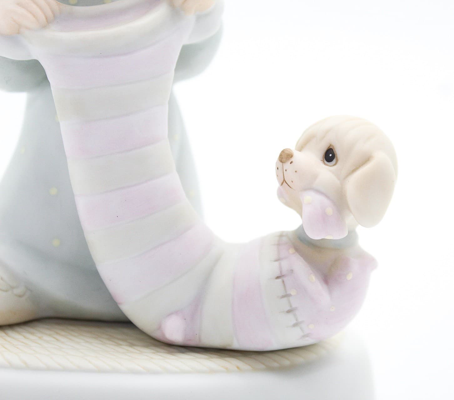 Precious Moments Christmas Joy From Head To Toe Enesco Porcelain Figurine 1982 - Thumbnail 3