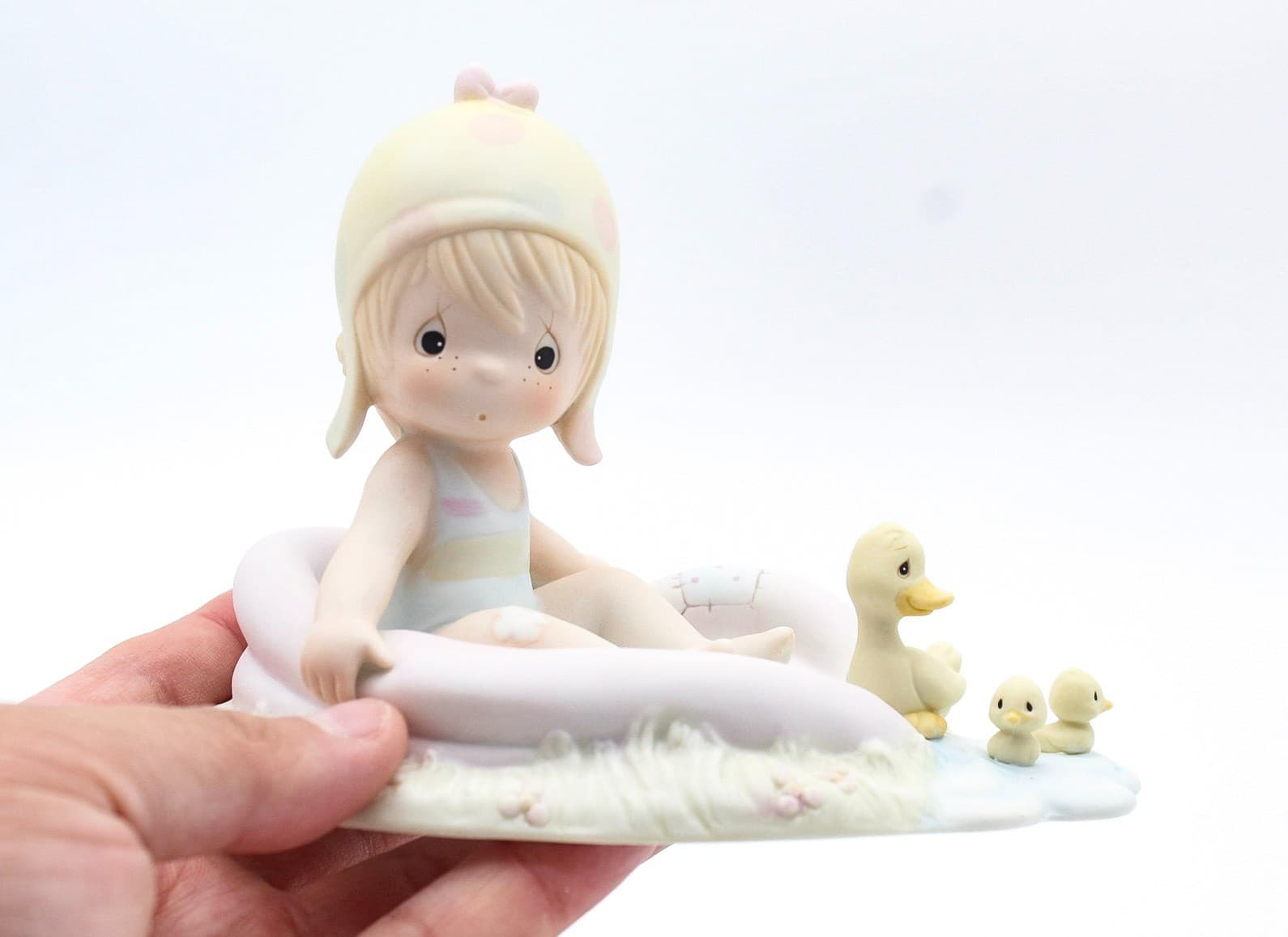 Precious Moments August Enesco Porcelain Figurine 1988 - Thumbnail 6