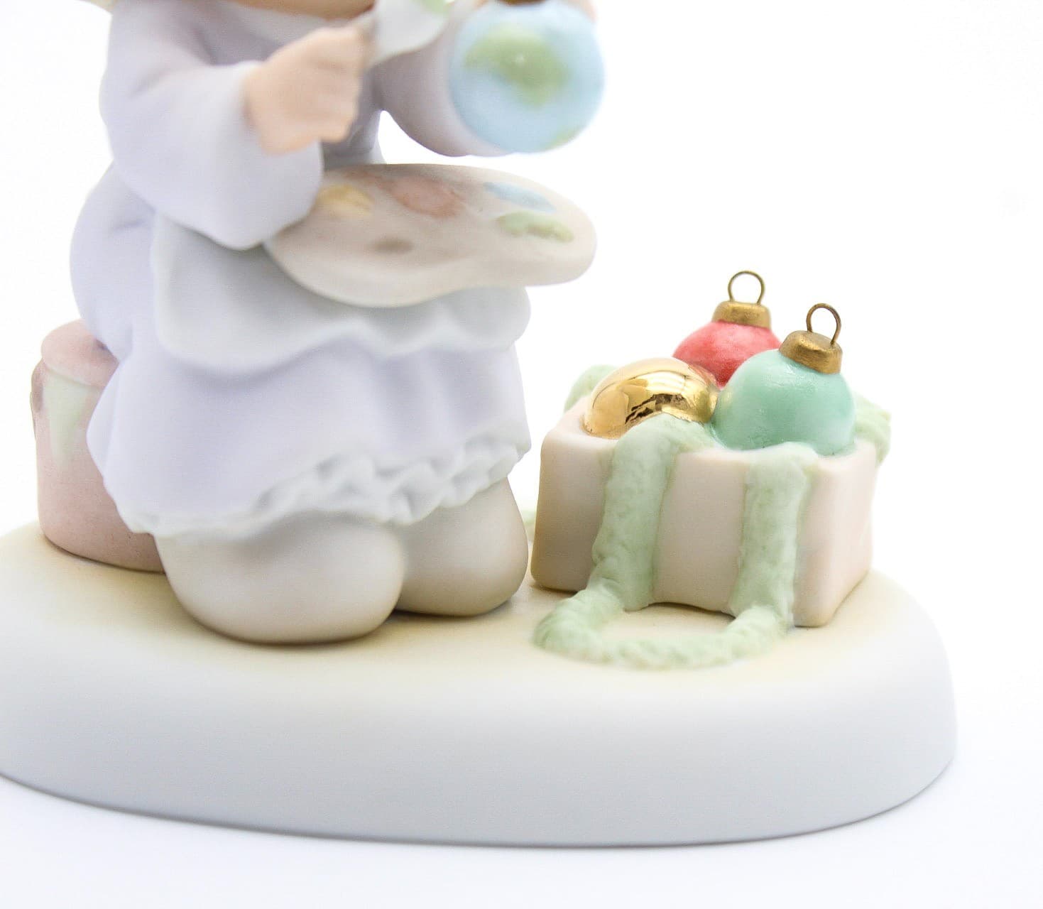 Precious Moments You Have Mastered The Art Of Caring Porcelain Figurine 1998 - Thumbnail 3