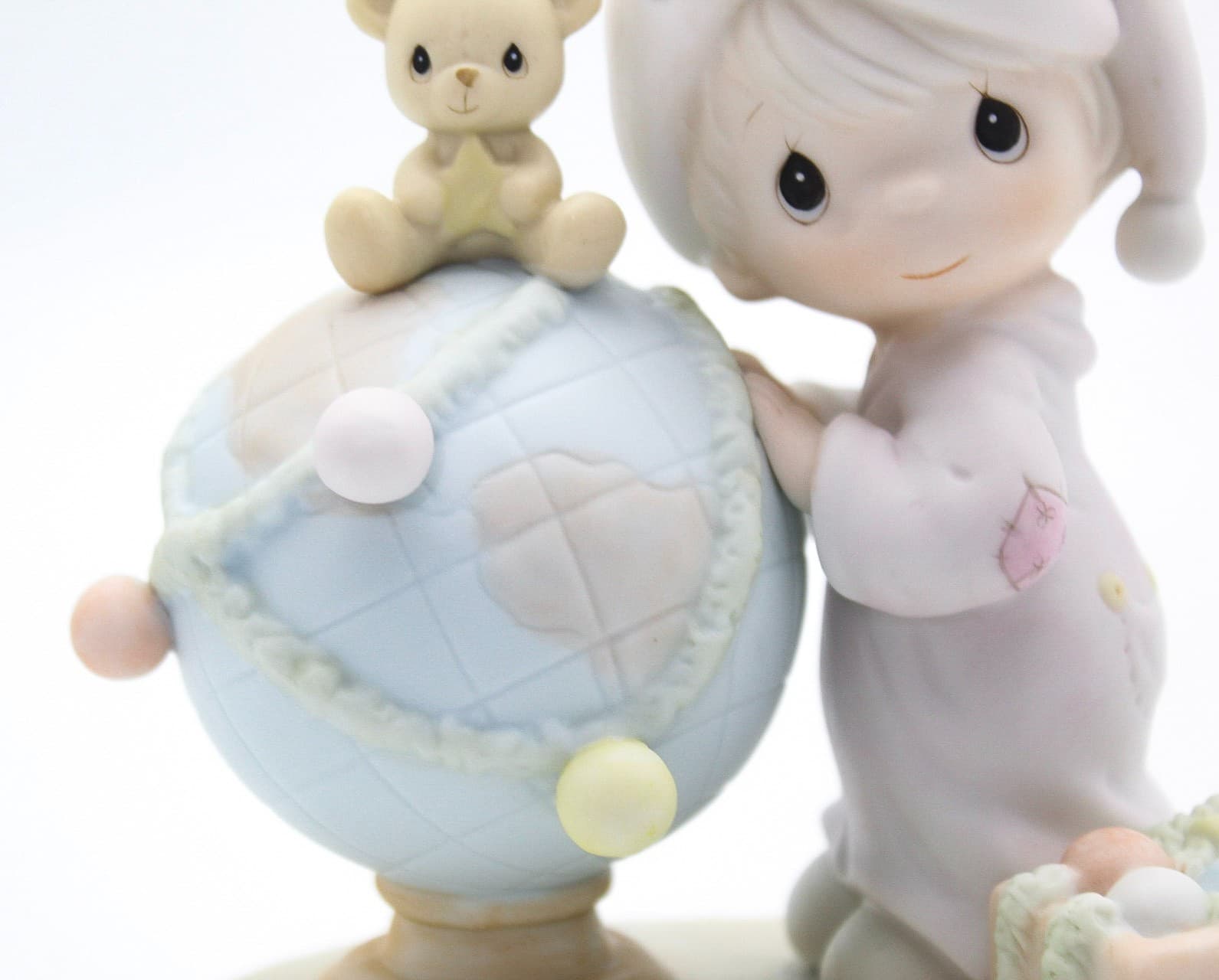 Precious Moments May Your World Be Trimmed With Joy Porcelain Figurine 1991 - Thumbnail 3