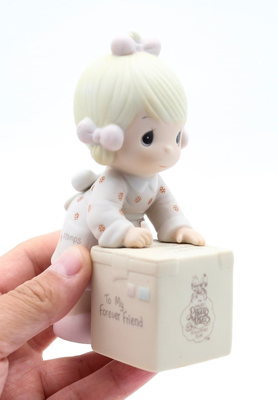 Precious Moments Sharing Is Universal Enesco Porcelain Figurine 1987 - Thumbnail 2