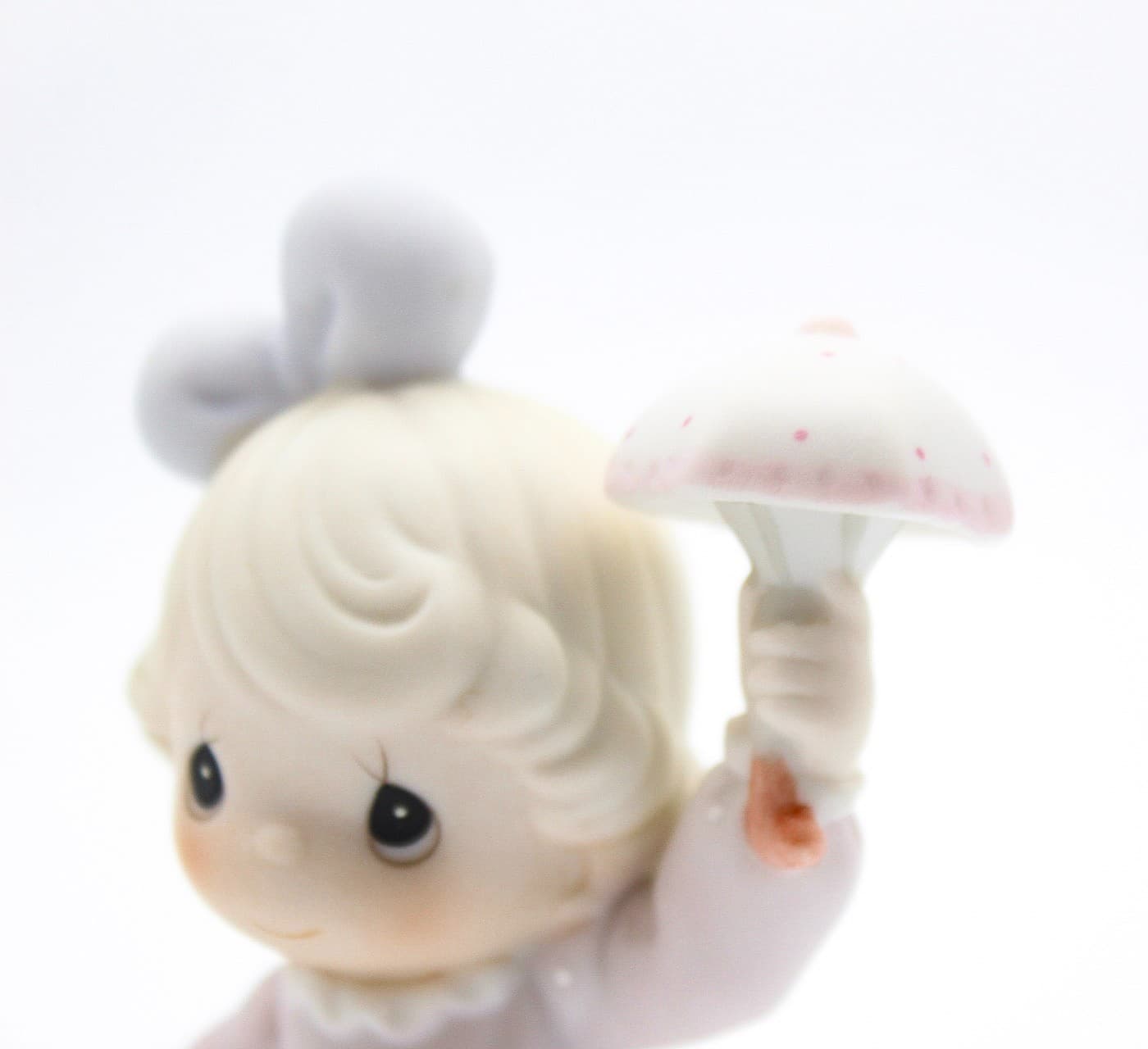 Precious Moments Markie Enesco Porcelain Figurine 1993 - Thumbnail 3