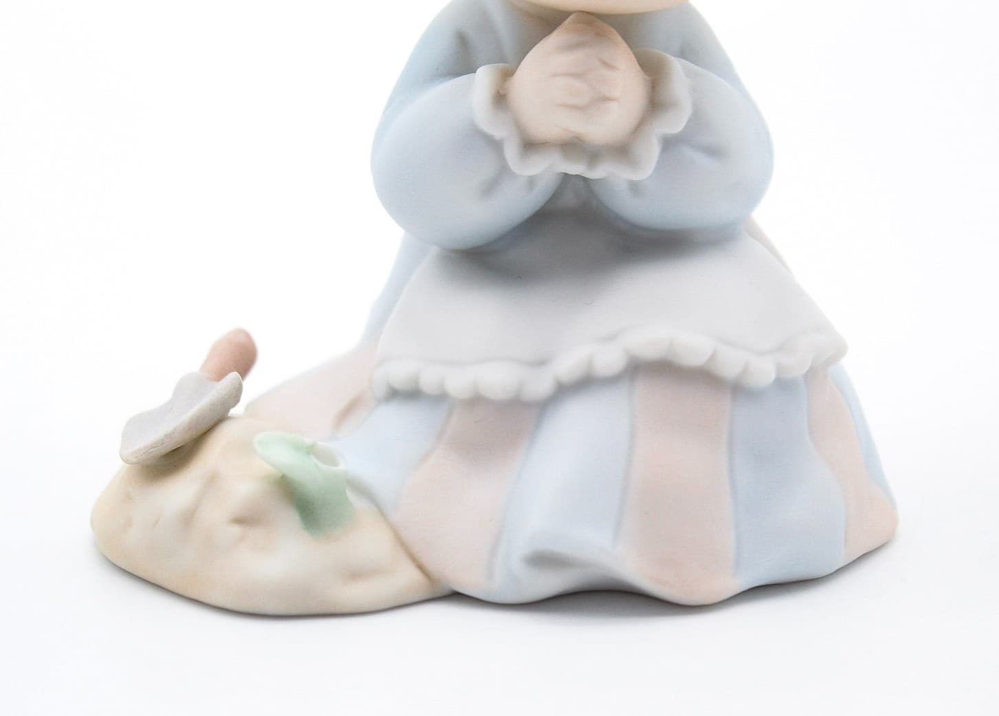 Precious Moments Sowing The Seeds Of Love Enesco Porcelain Figurine 1992 - Thumbnail 4