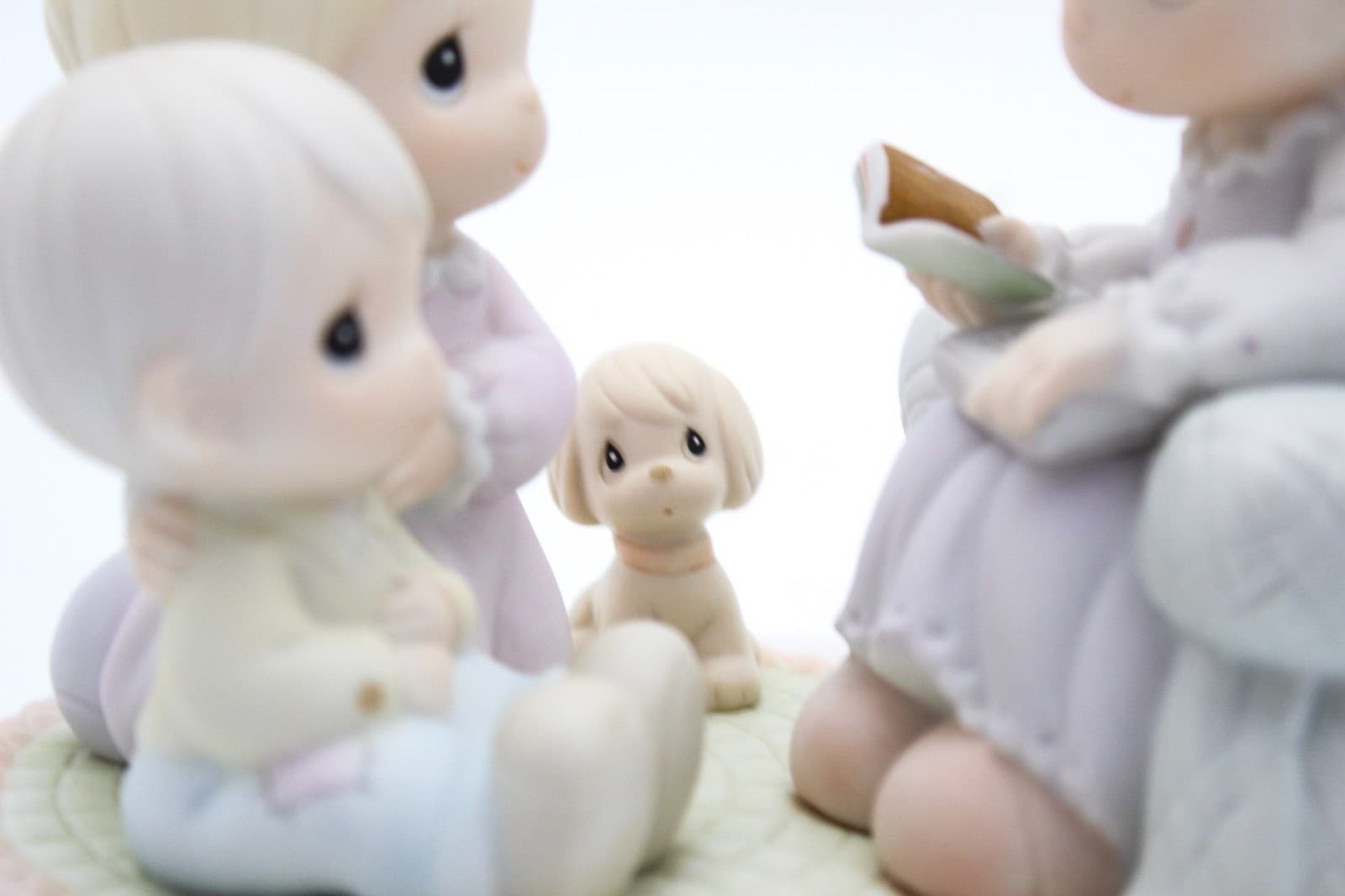 Precious Moments Bring The Little Ones To Jesus Enesco Porcelain Figurine 1991 - Thumbnail 2