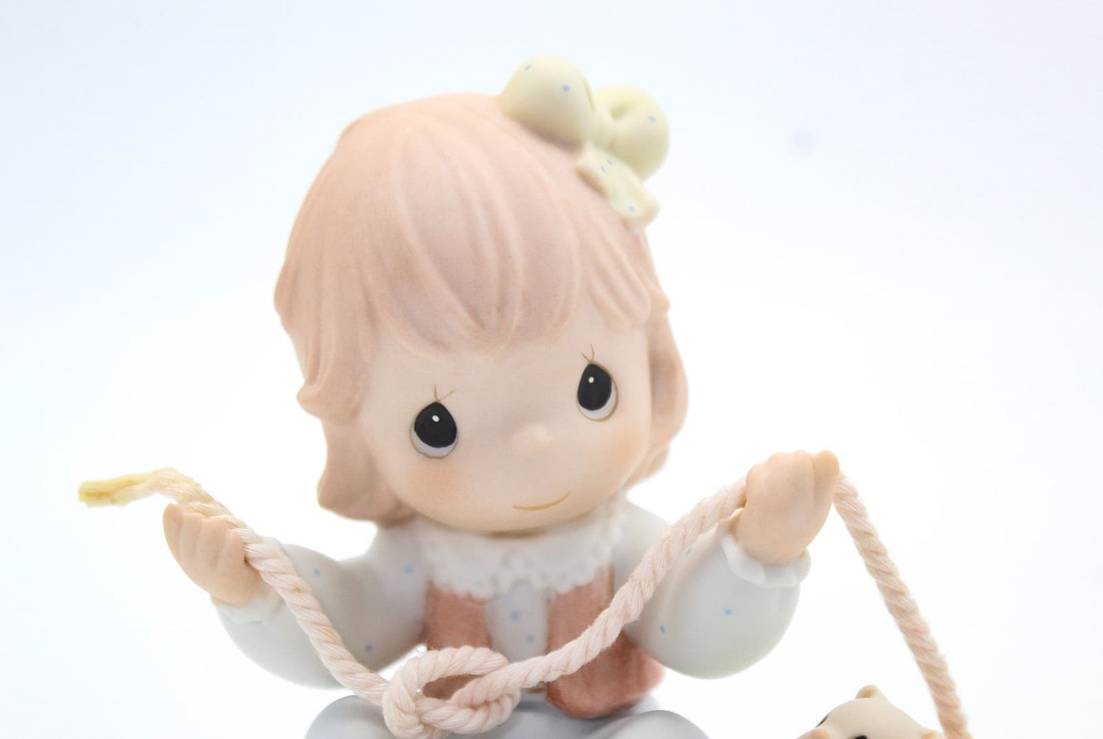 Precious Moments Believe It Or Knot, I Luv You Enesco Porcelain Figurine 1998 - Thumbnail 3