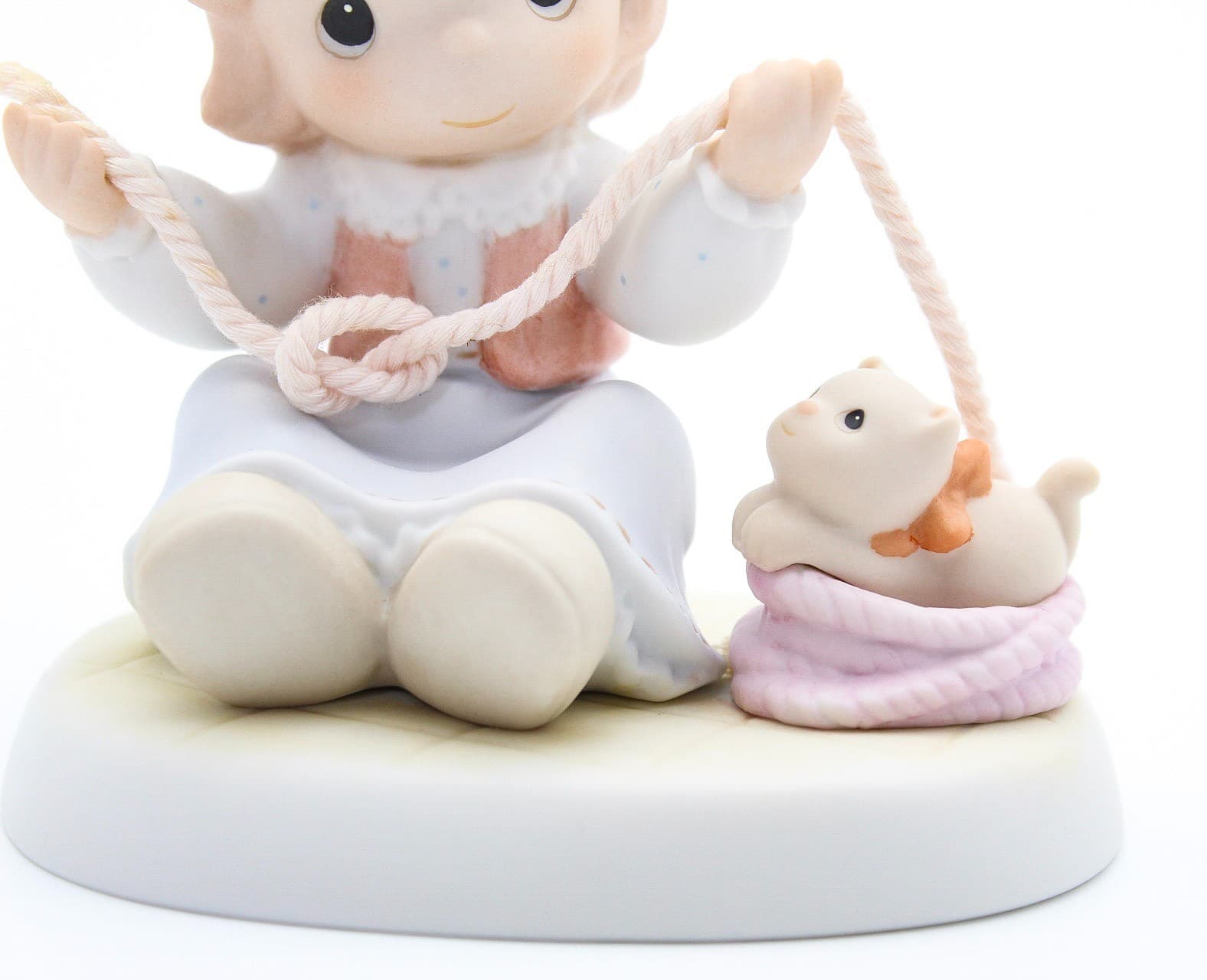 Precious Moments Believe It Or Knot, I Luv You Enesco Porcelain Figurine 1998 - Thumbnail 4