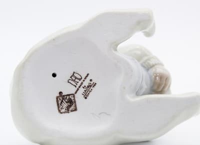 Nao By Lladro Time For Your Bottle Porcelain Figurine By Jose Javier Malavia - Thumbnail 6