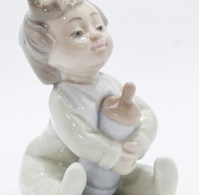 Nao By Lladro Time For Your Bottle Porcelain Figurine By Jose Javier Malavia - Thumbnail 3