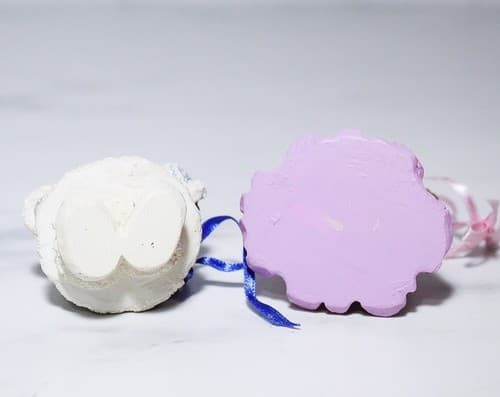2 Vintage MUFFY VANDERBEAR Eskimo & Bal Masque Christmas Ornaments - Thumbnail 4