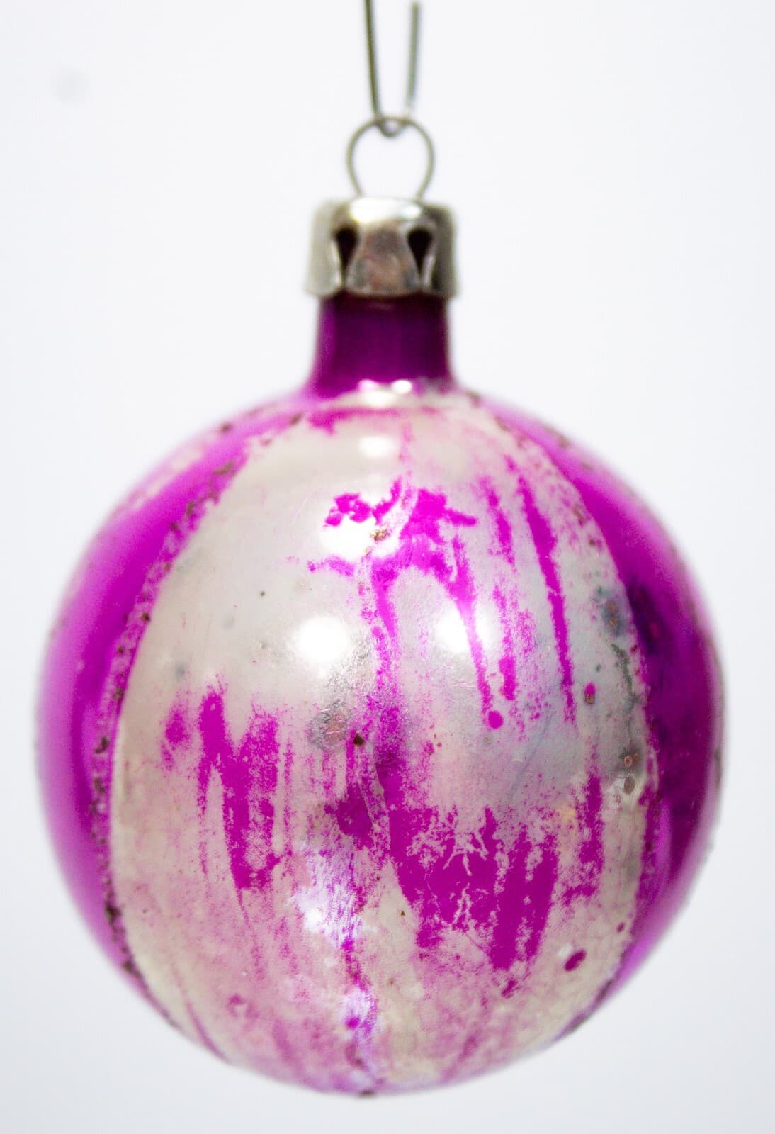 Vintage Poland Flower Indent Pink Round Mercury Glass Christmas Ornament - Thumbnail 2