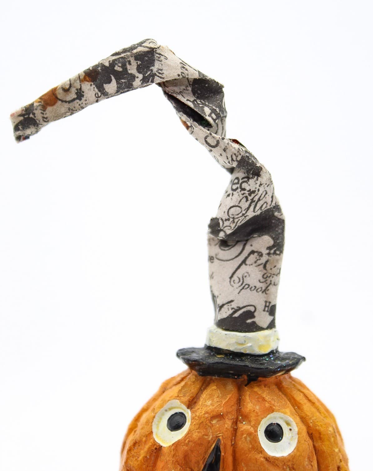 Vintage Carved Resin Pumpkin With Frog Whimsical Folk Art Halloween Decor Figure - Thumbnail 4