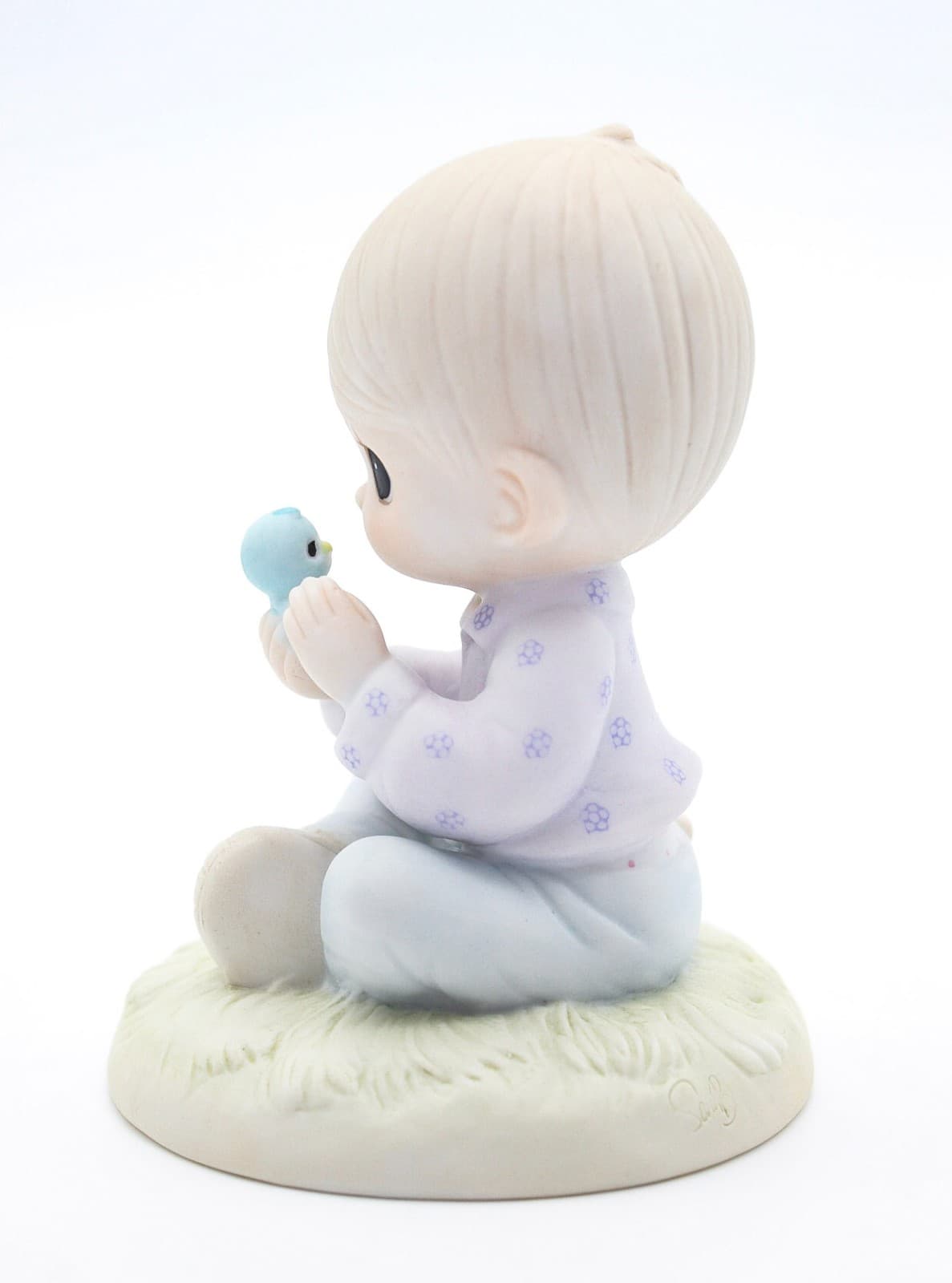Precious Moments I Believe In Miracles Enesco Porcelain Figurine 1981 - Thumbnail 3