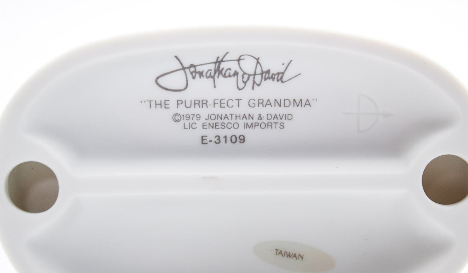 Precious Moments The Purr-Fect Grandma Enesco Porcelain Figurine 1979 - Thumbnail 7