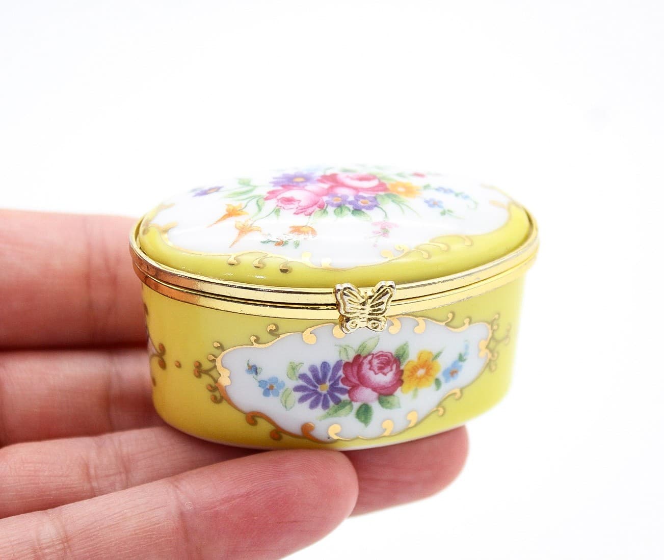 Vintage Oval Floral Bouquet Butterfly Clasp Yellow Porcelain Trinket Box - Thumbnail 2