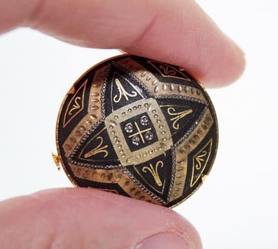 Vintage Damascene Dome Mourning Etched Round Made In Spain Pin Brooch - Thumbnail 2