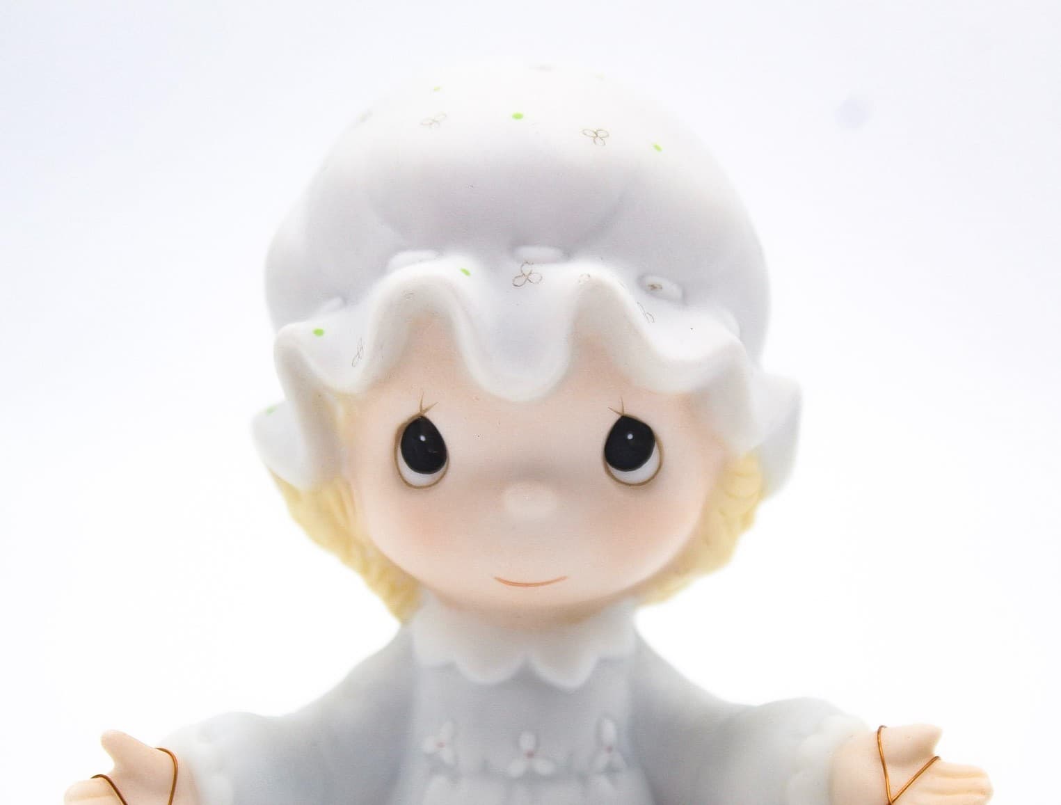 Precious Moments You Have Touched So Many Hearts Enesco Porcelain Figurine 1983 - Thumbnail 3