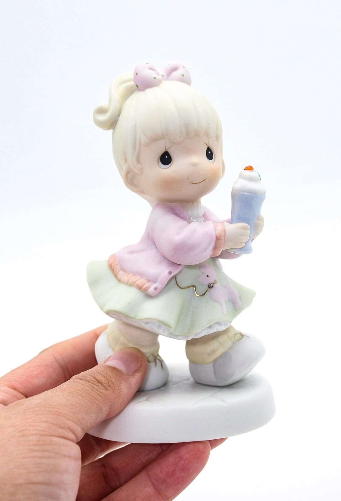 Precious Moments Our Club Is Soda-Licious Enesco Porcelain Figurine 1986 - Thumbnail 2