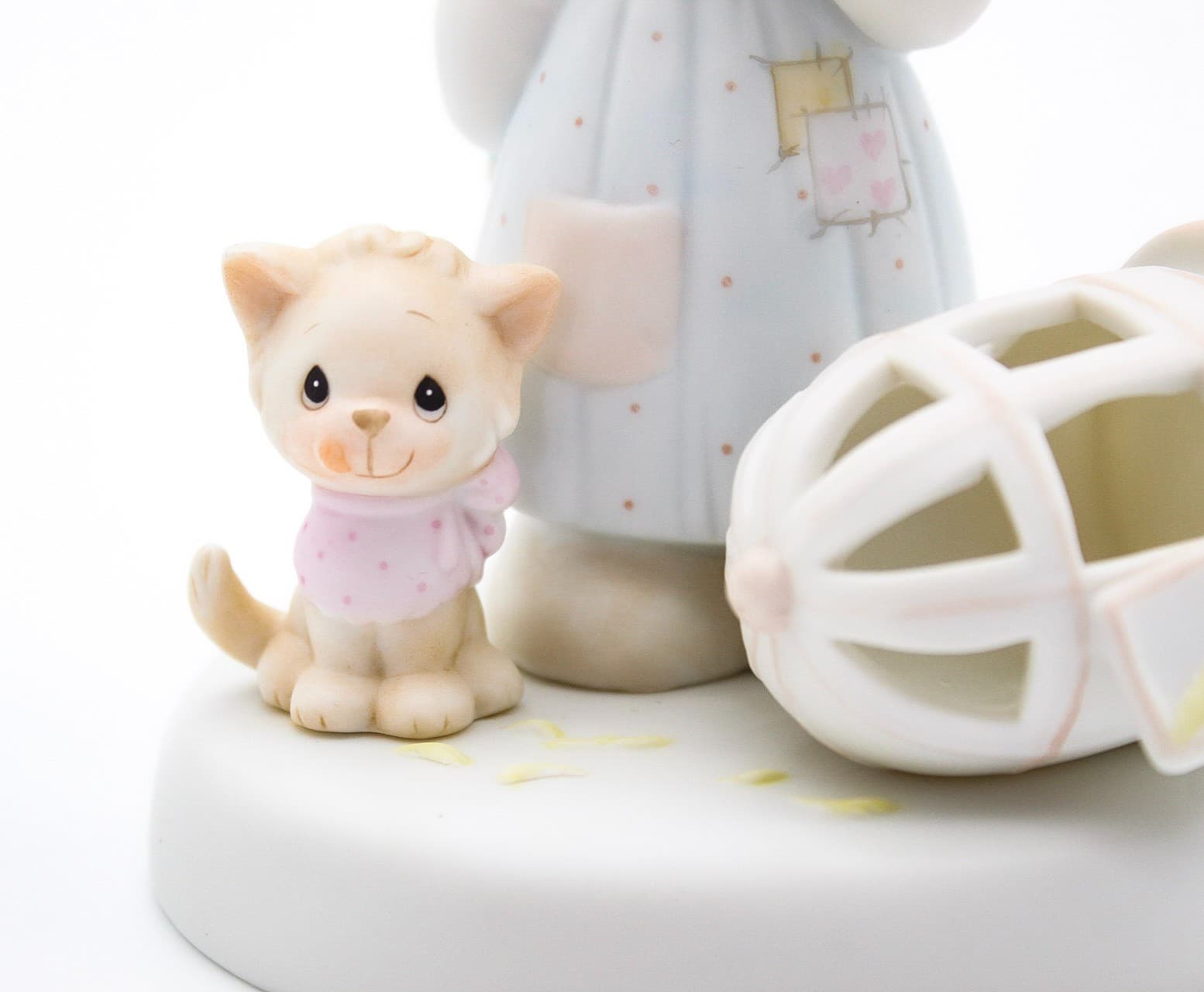 Precious Moments The Lord Giveth & The Lord Taketh Away Porcelain Figurine 1987 - Thumbnail 4