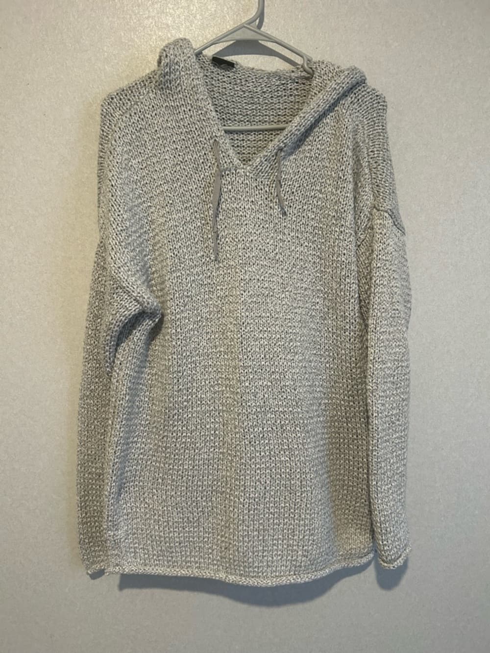 Women’s Very Heavy Duty Grey Knitted Sweater With Hood And Long Sleeves, XL - Thumbnail 2