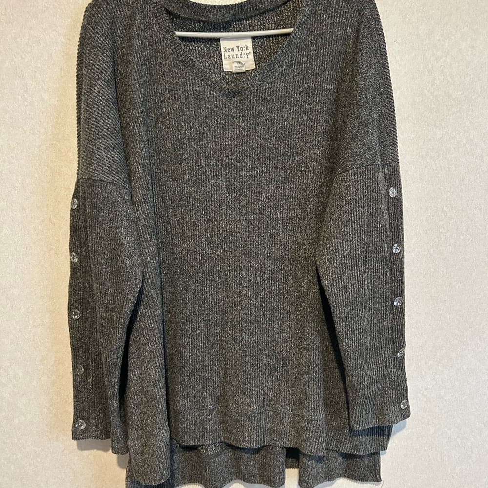 Women’s Plus Size New York Laundry Blouse, Size 2x With Sleeve Rhinestones - Thumbnail 4