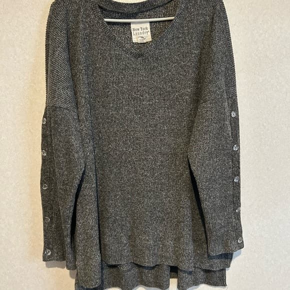 Women’s Plus Size New York Laundry Blouse, Size 2x With Sleeve Rhinestones - Thumbnail 5